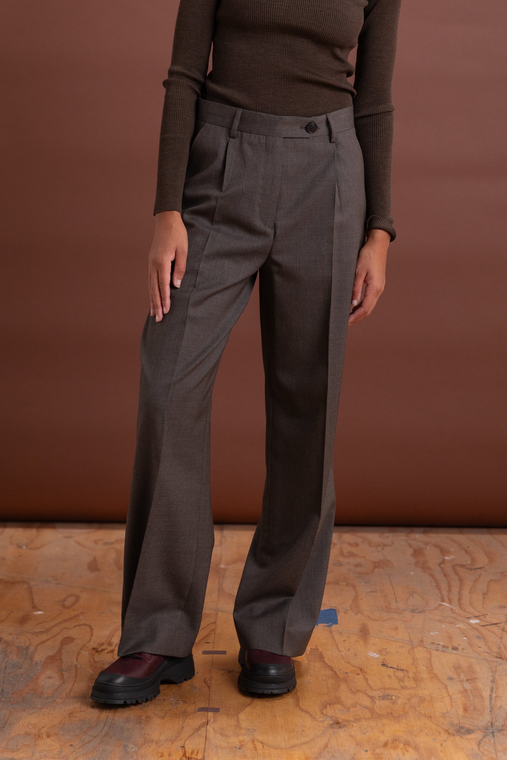 PRIMARY TROUSERS IN TAUPE WOOL