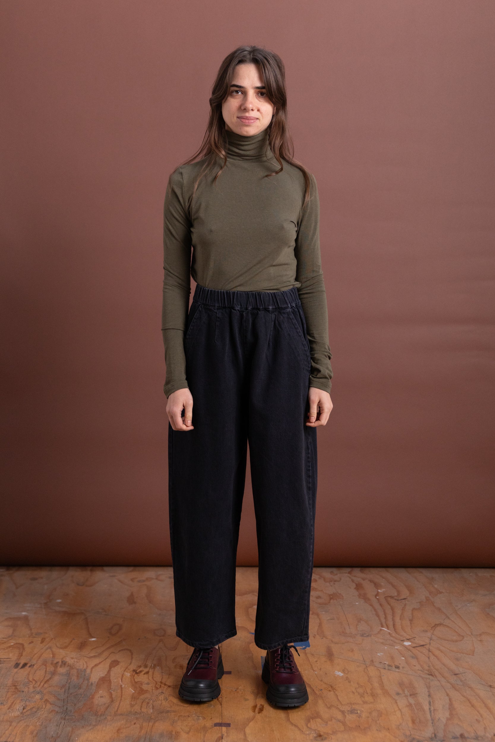 BARREL PANT IN FADED BLACK