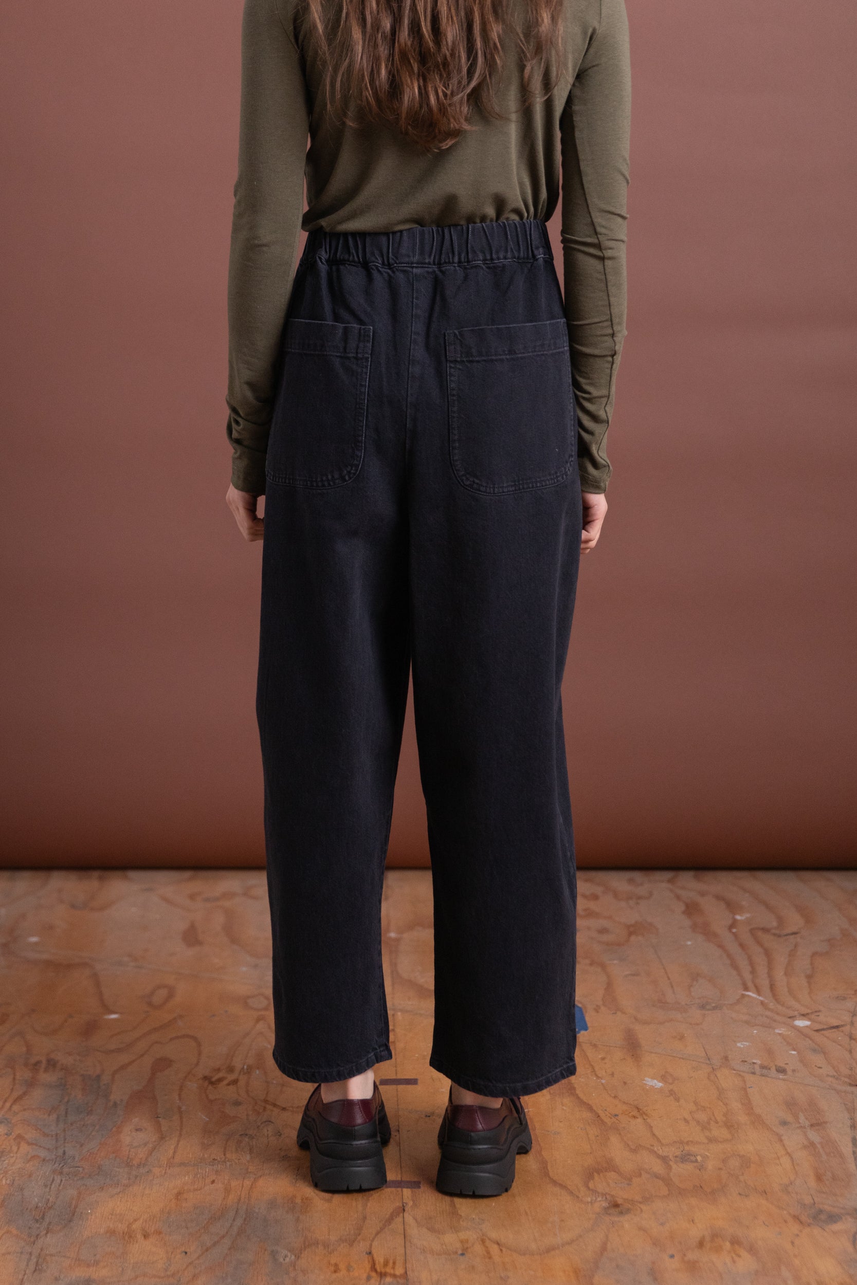 BARREL PANT IN FADED BLACK