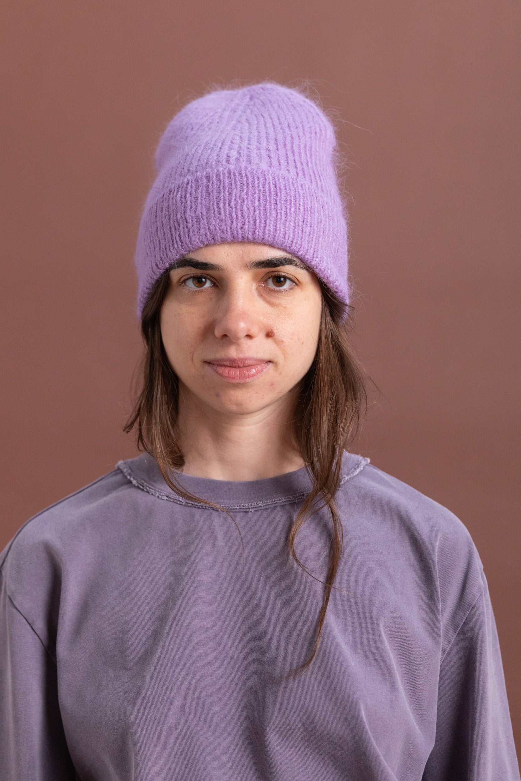 BRUSHED RIB HAT IN VIOLET
