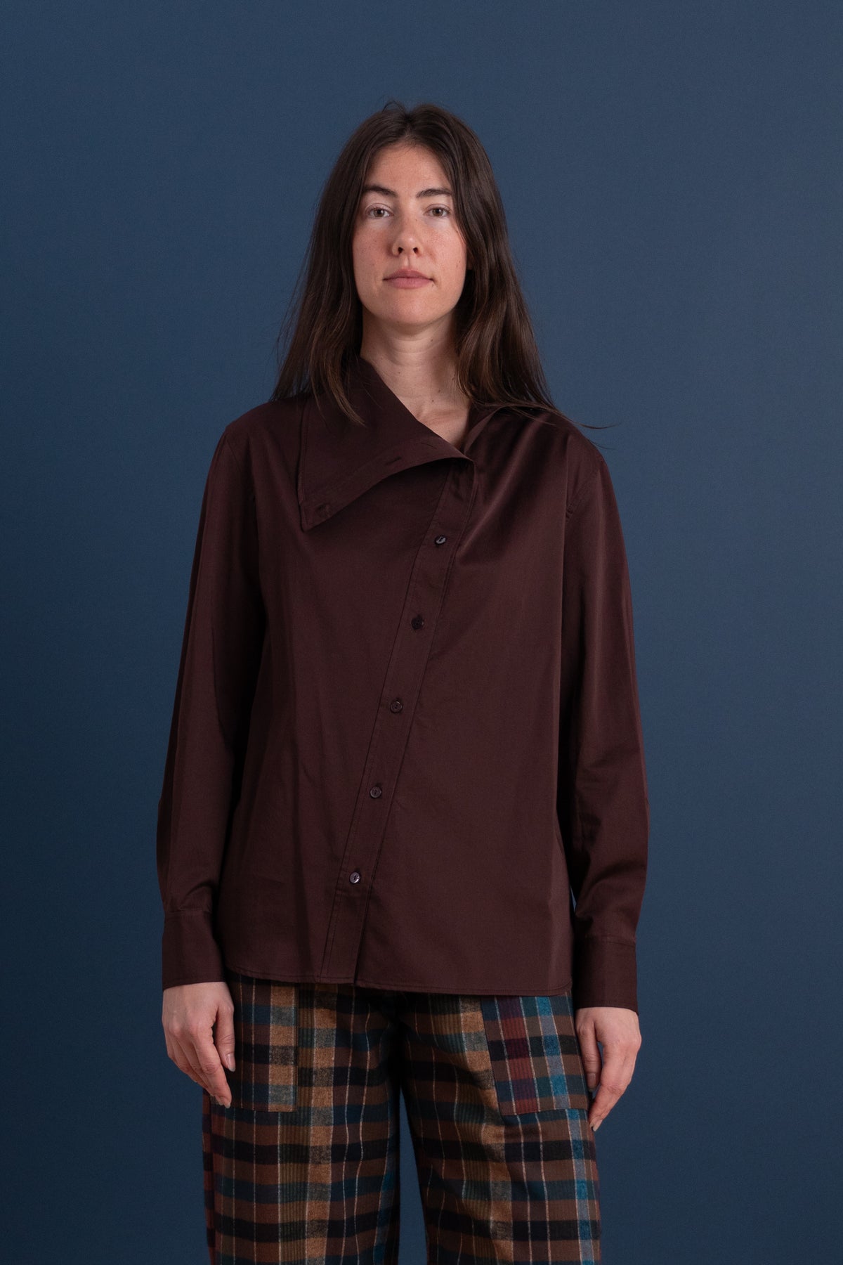 ASYMMETRIC COTTON SHIRT IN BROWN