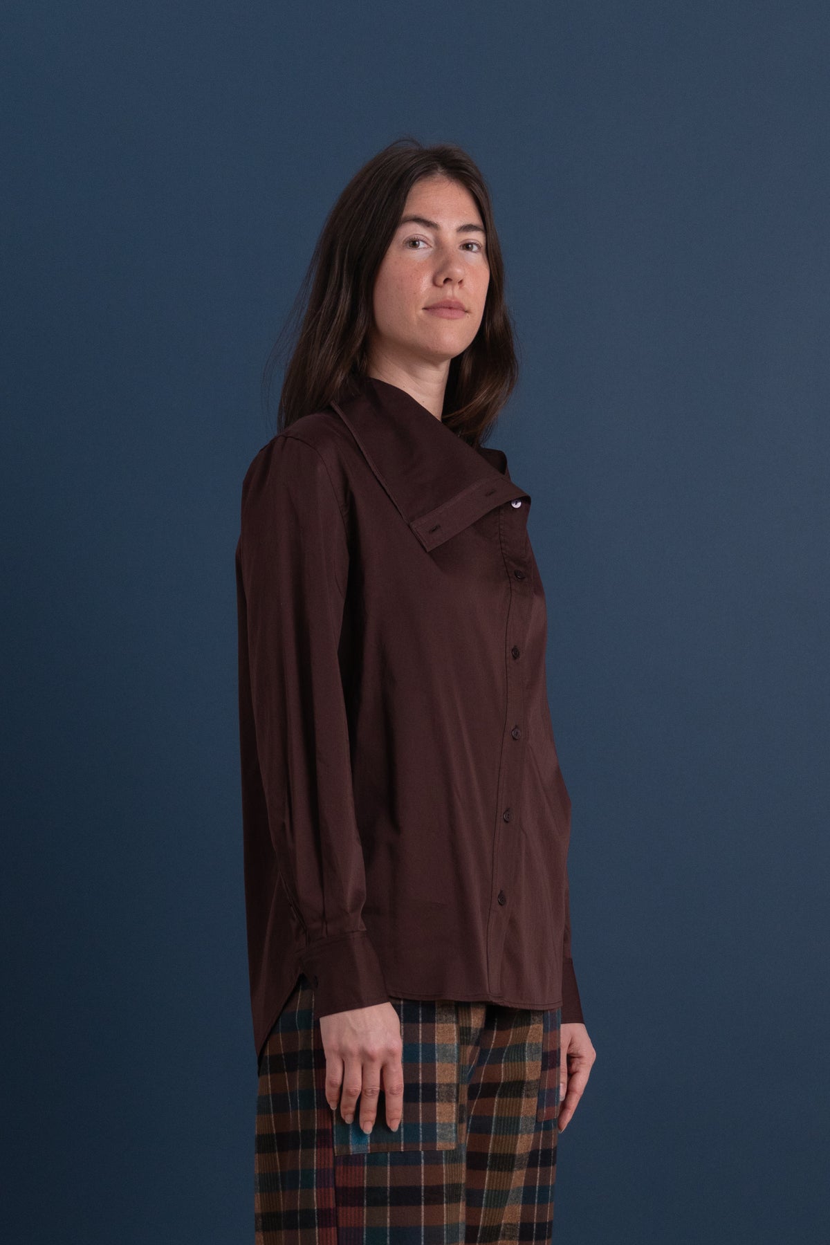 ASYMMETRIC COTTON SHIRT IN BROWN
