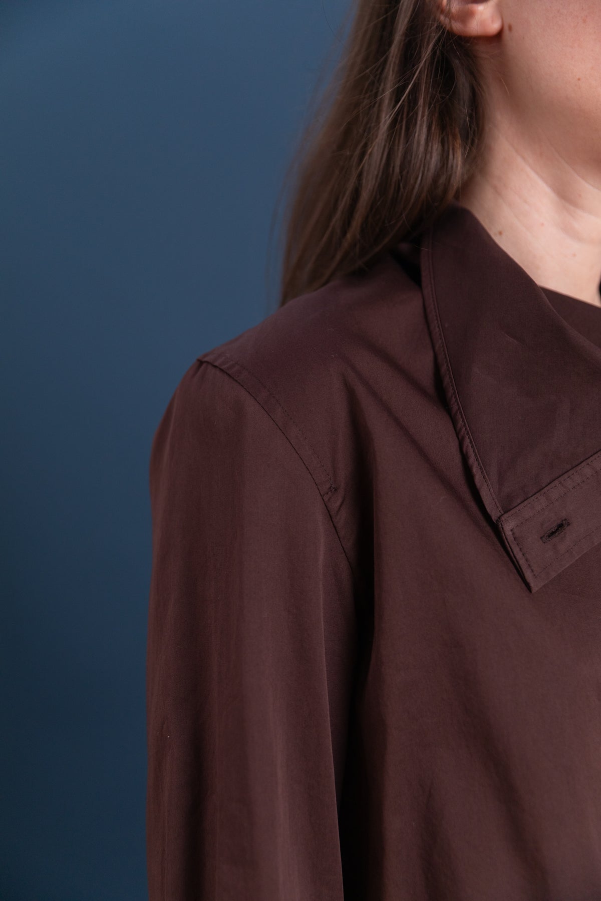 ASYMMETRIC COTTON SHIRT IN BROWN