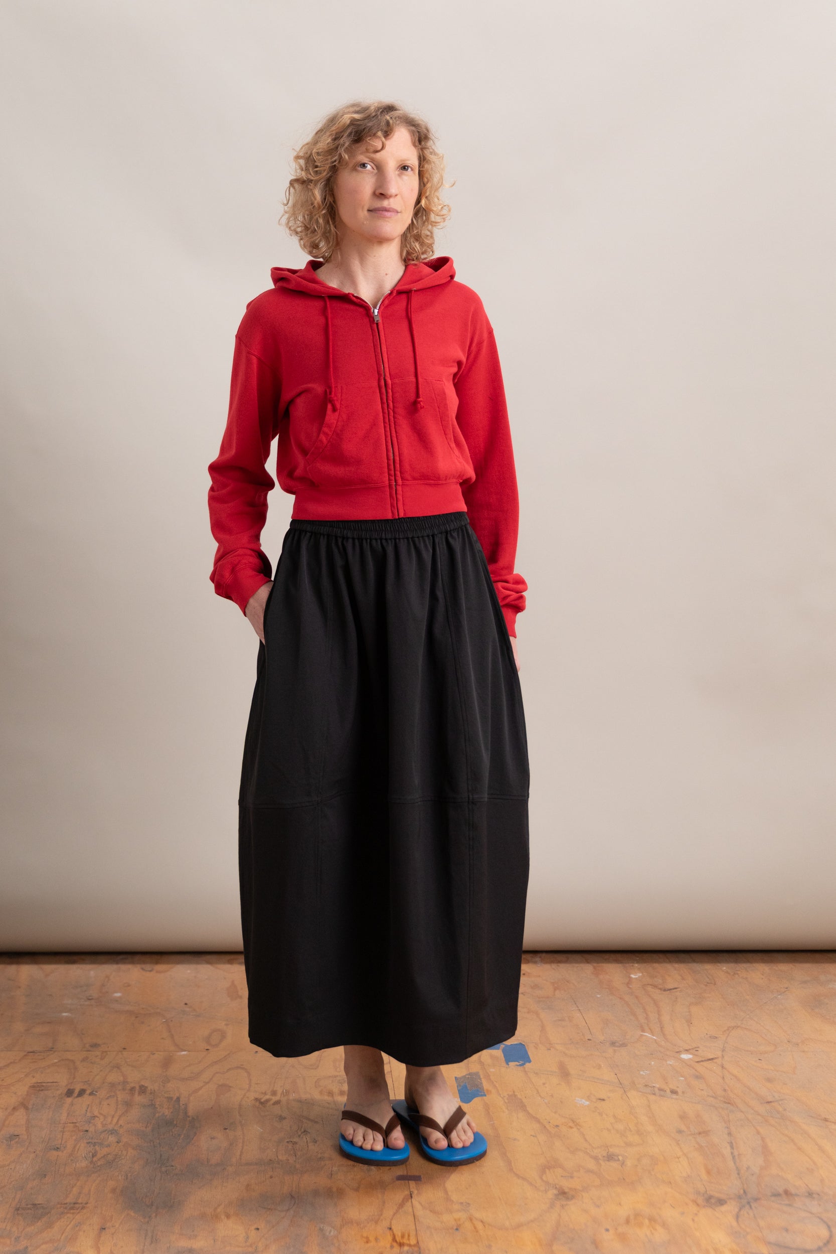 BALLOON MIDI SKIRT IN BLACK