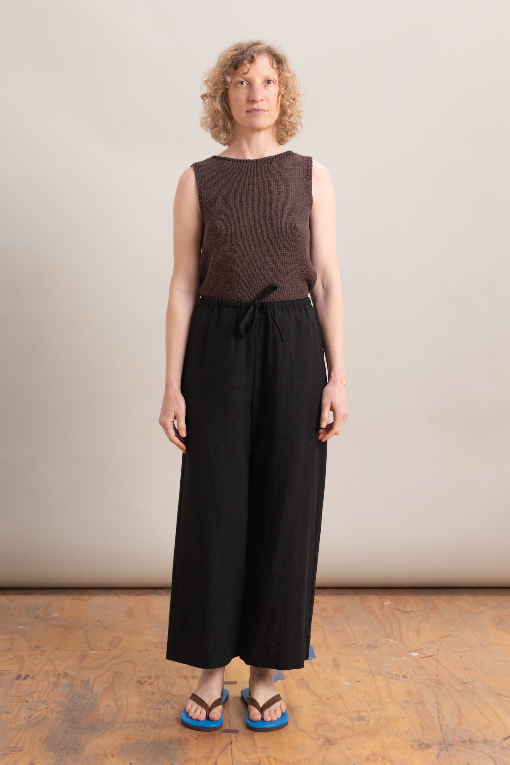 LINEN BLEND CROPPED PANTS IN BLACK