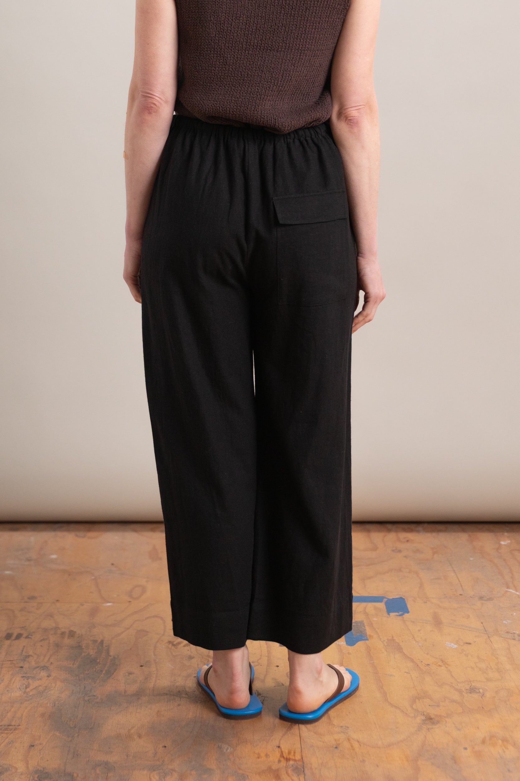 LINEN BLEND CROPPED PANTS IN BLACK
