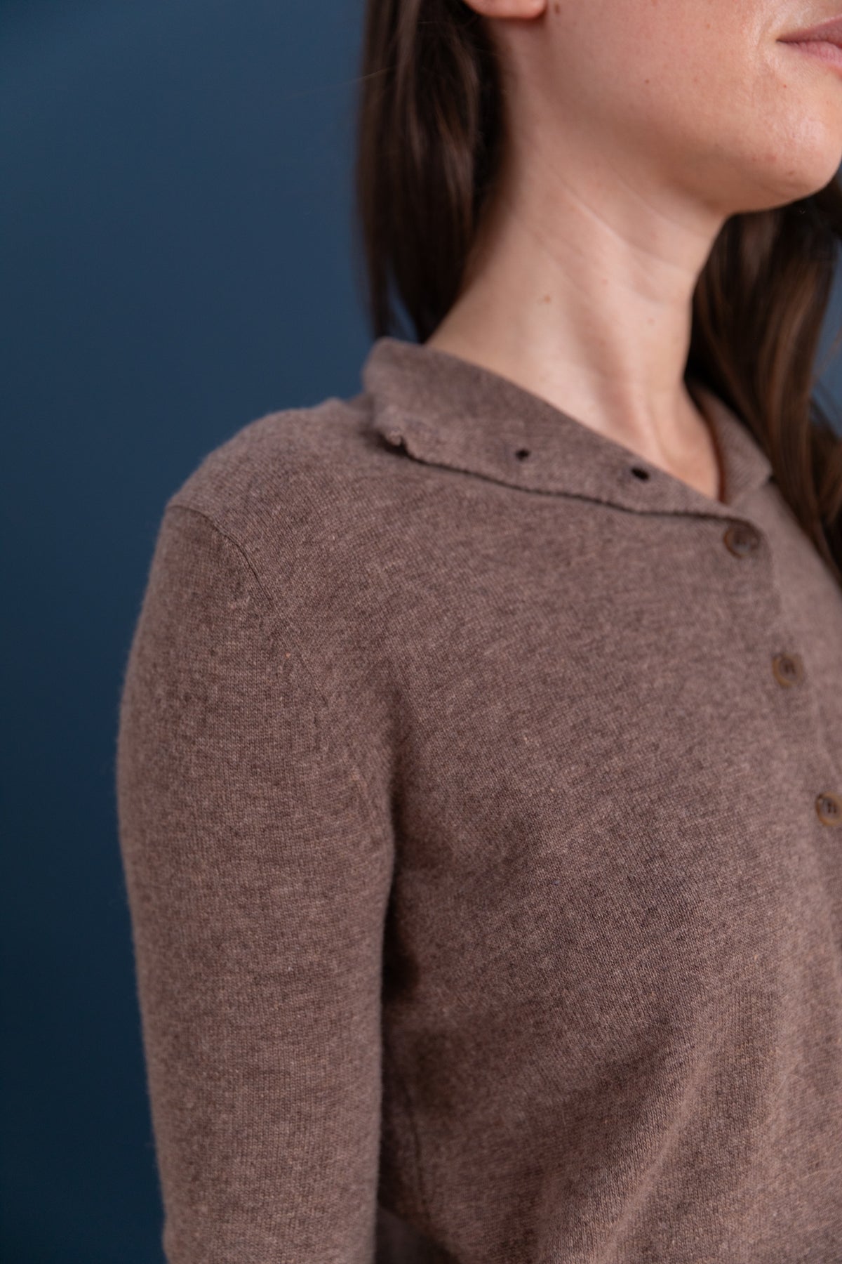 MOCK NECK CARDIGAN IN DARK BEIGE