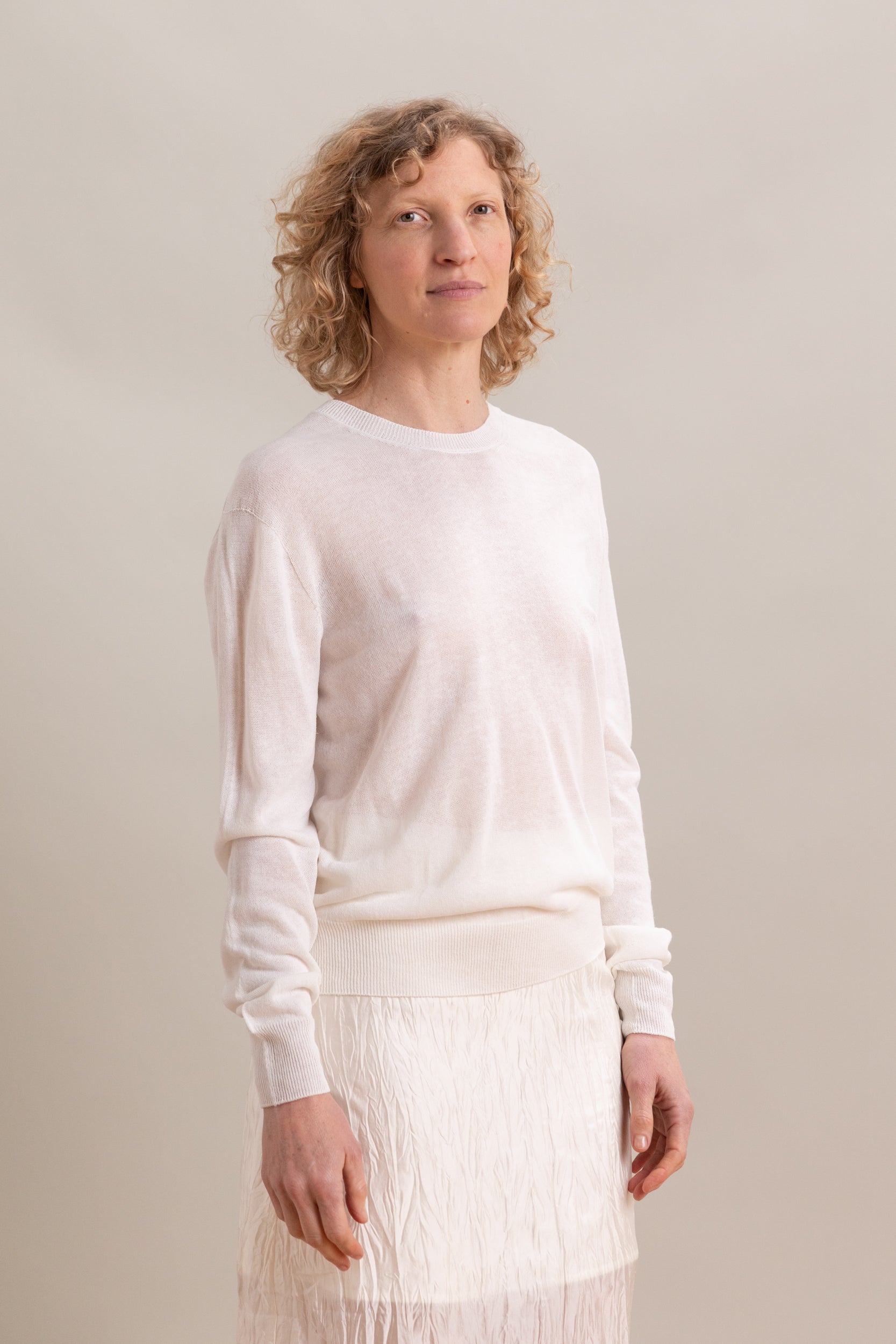 SEMI SHEER LINEN BLEND KNIT TOP IN WHITE