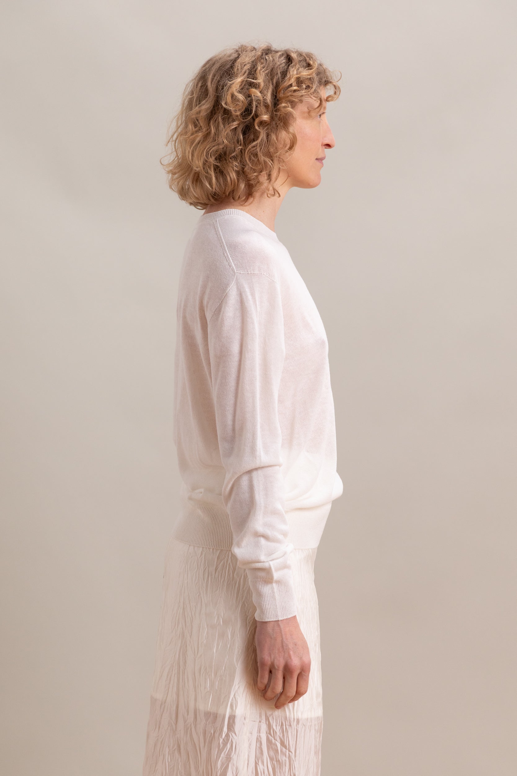 SEMI SHEER LINEN BLEND KNIT TOP IN WHITE
