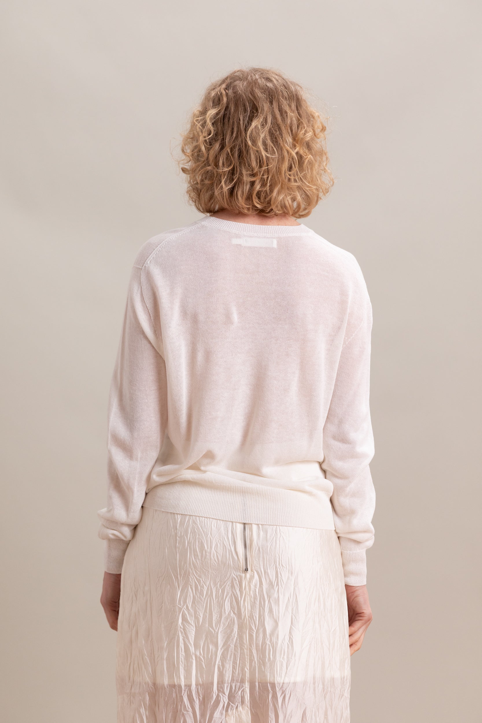 SEMI SHEER LINEN BLEND KNIT TOP IN WHITE