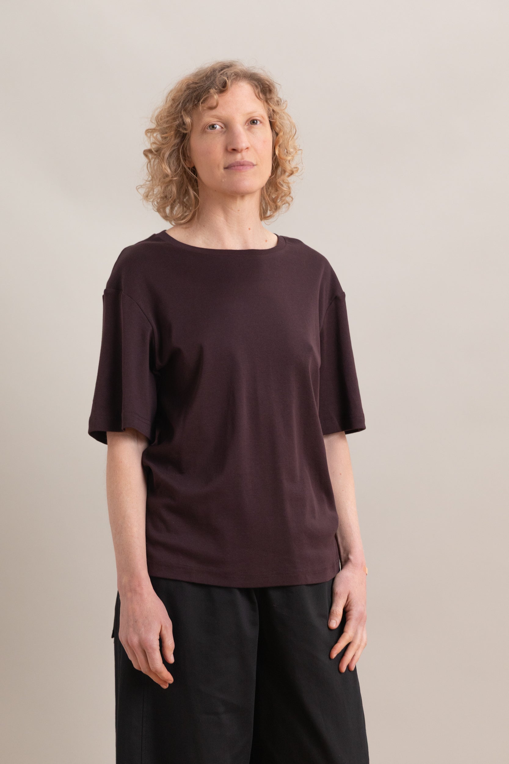 OVERSIZED T-SHIRT IN DARK BROWN