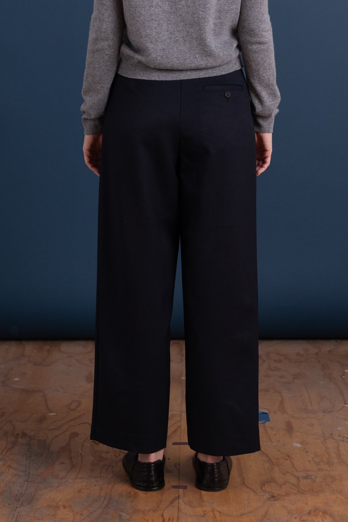 PLEATED TAILORED PANTS