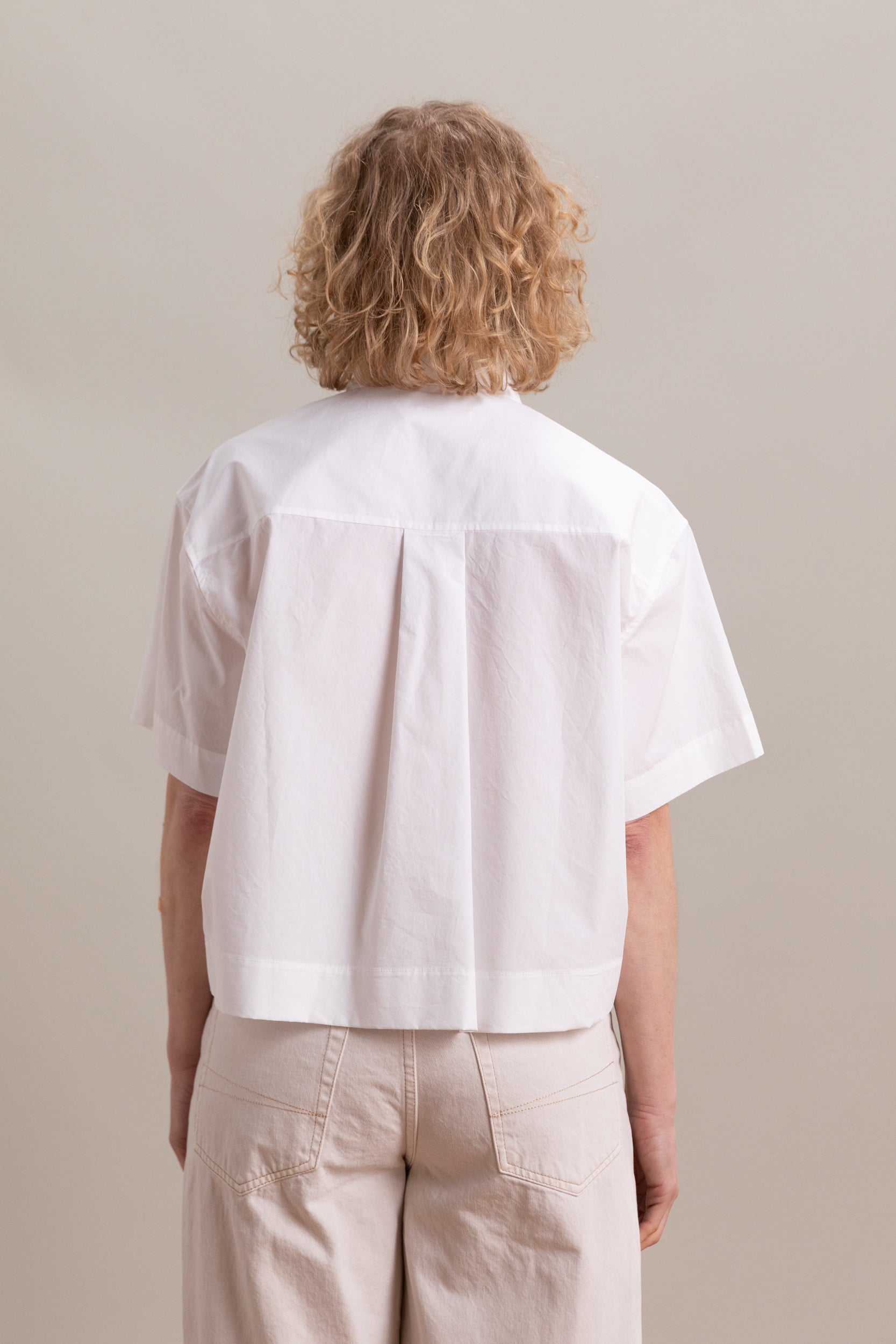 SHORT SLEEVE COTTON SHIRT IN WHITE
