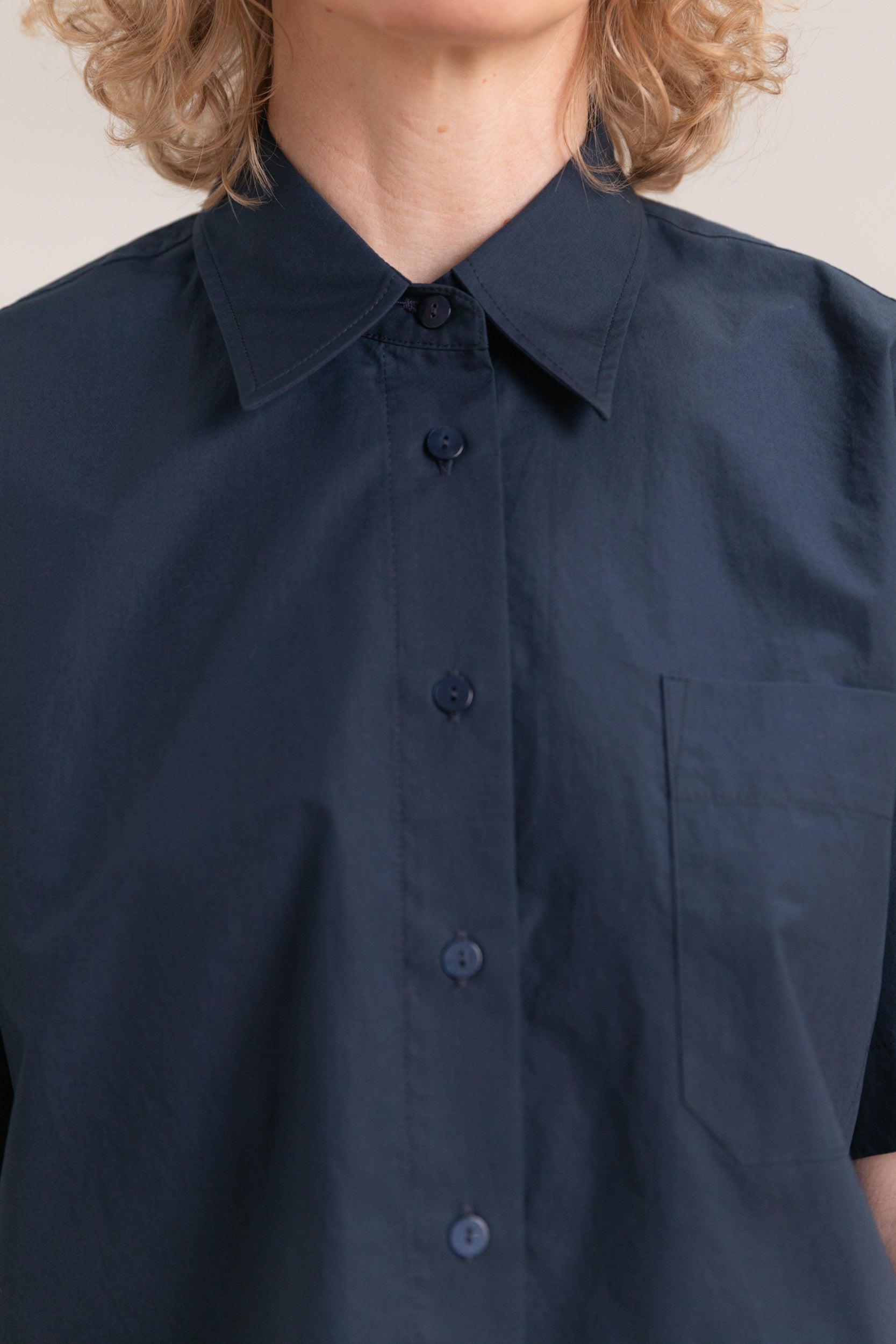 SHORT SLEEVE COTTON SHIRT IN NAVY