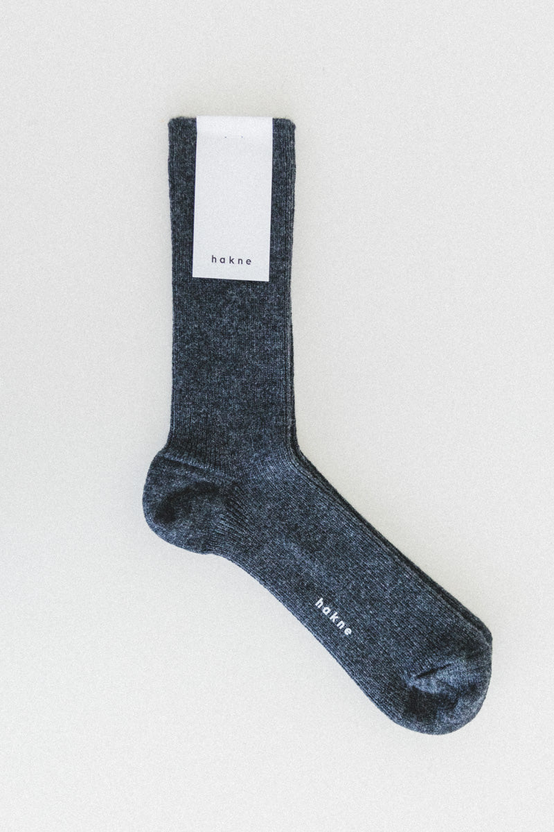 WOOL CASHMERE RIBBED SOCKS IN CHARCOAL