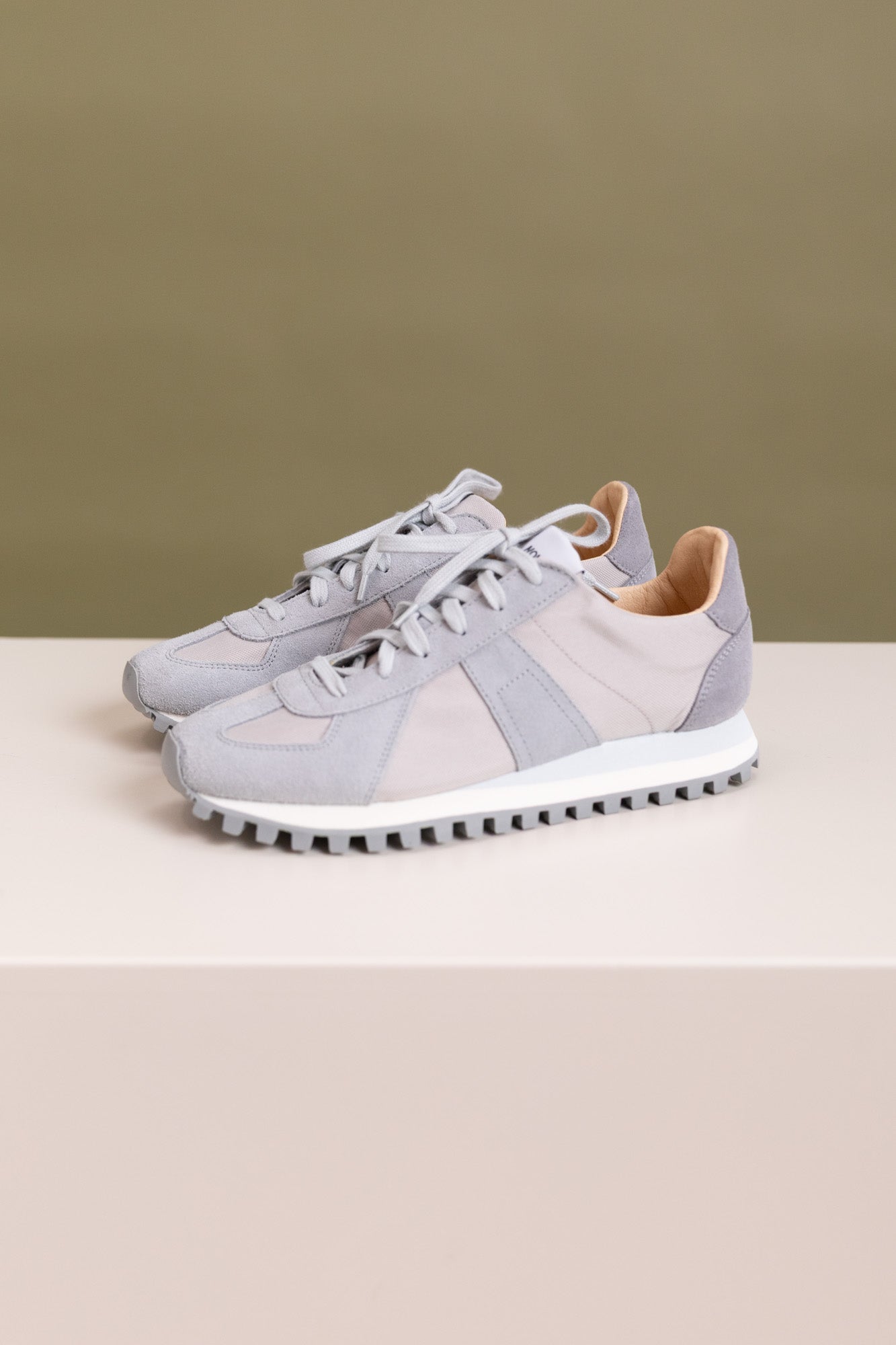 GAT TRAIL SNEAKER IN GREY