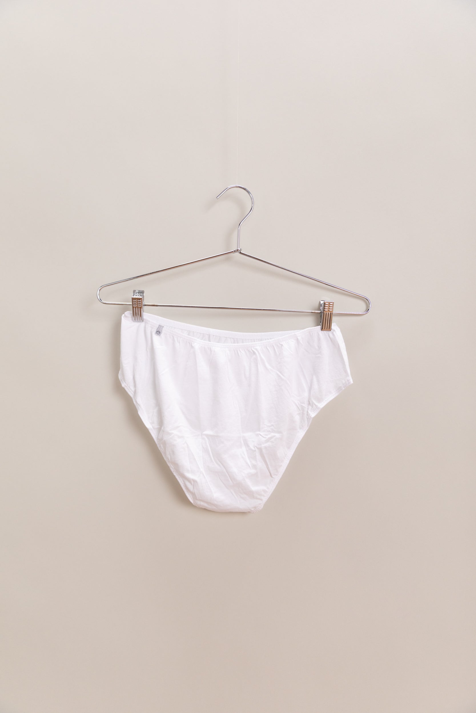 MID-RISE BRIEF IN CHALK