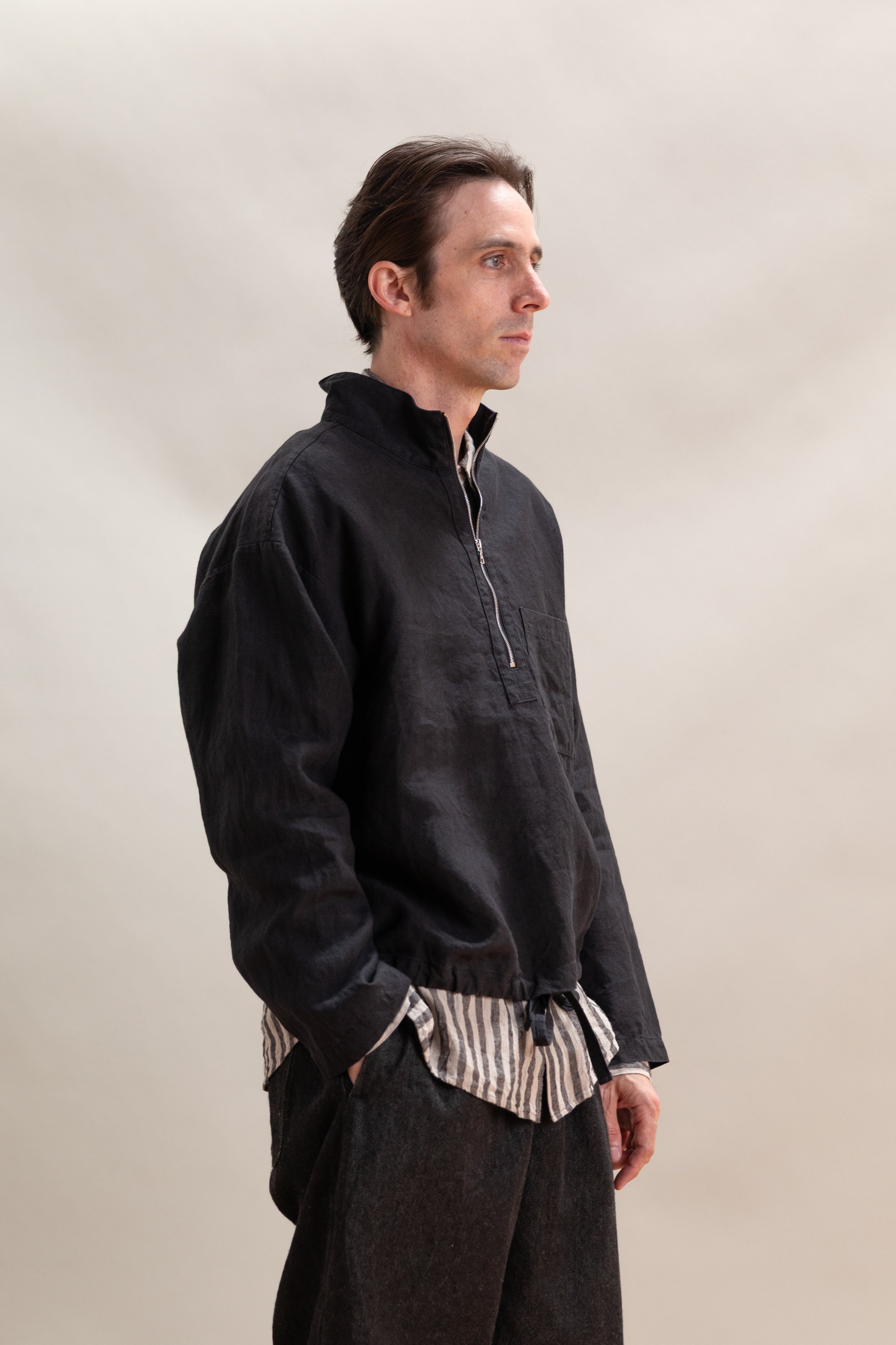 CRANE PULLOVER IN BLACK LINEN