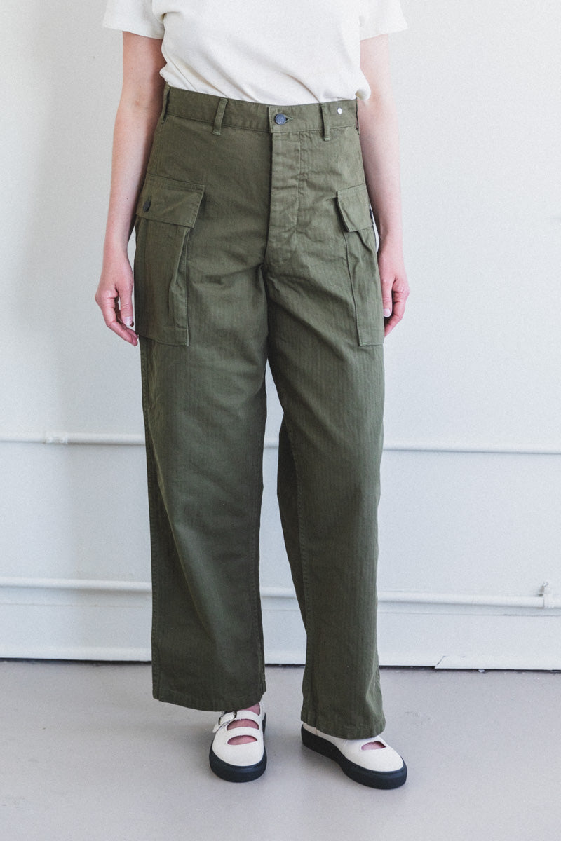 US ARMY FIT TWO POCKET CARGO PANTS IN ARMY GREEN