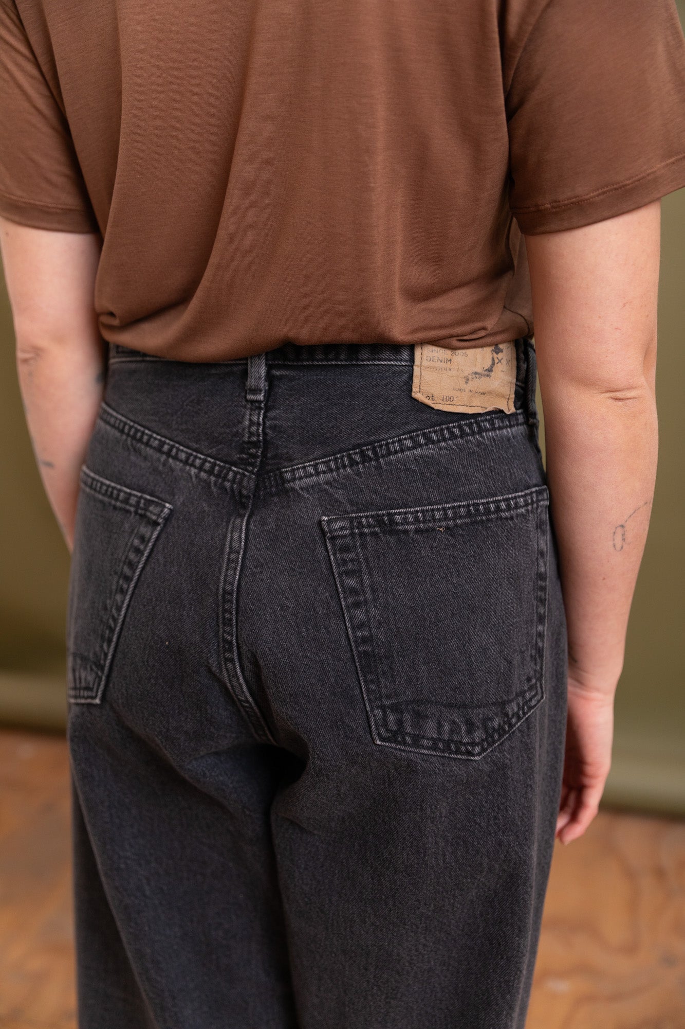 100 SUPER DAD'S DENIM PANTS IN BLACK DENIM STONE WASH