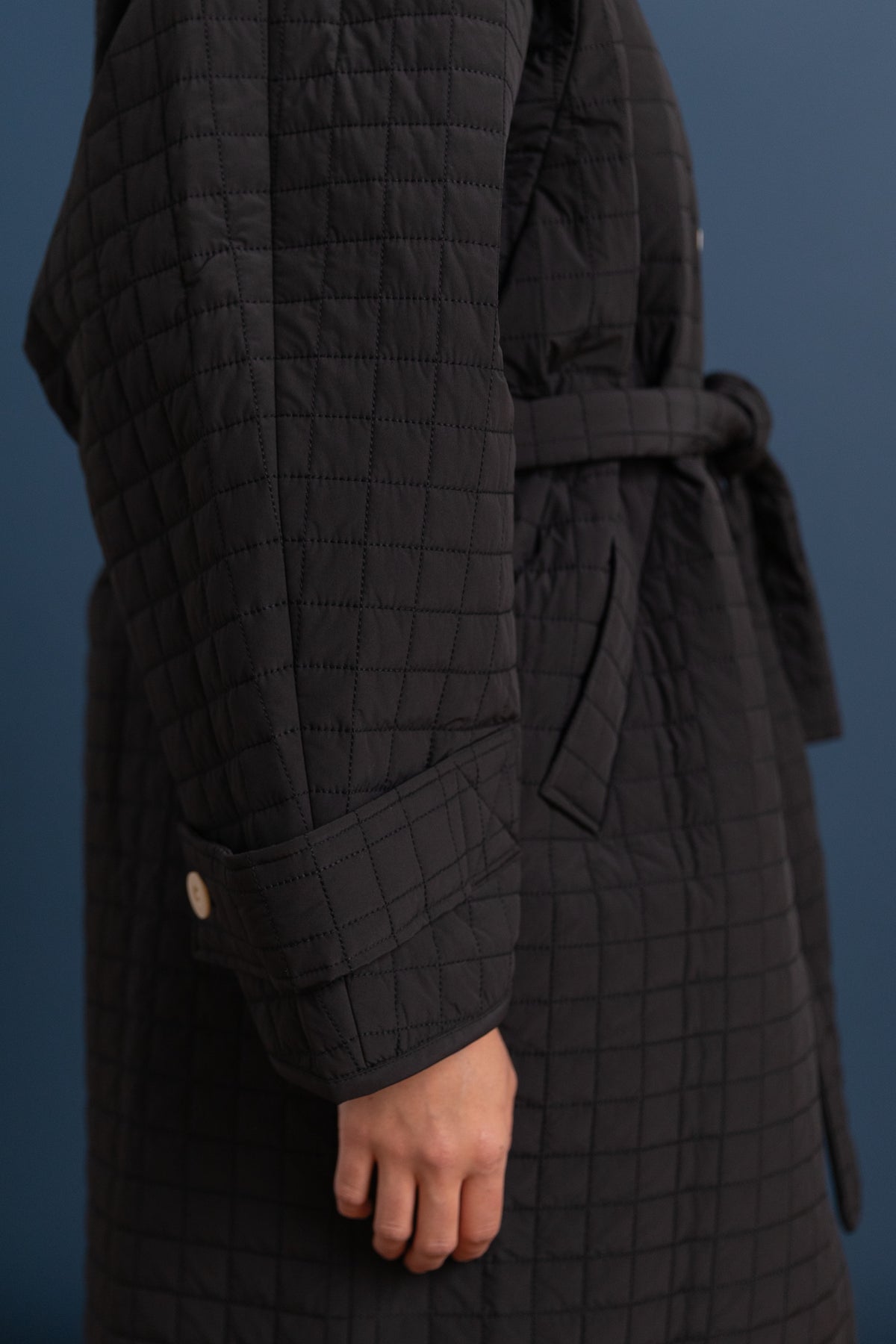 DAMA JACKET IN BLACK GEO PUFF