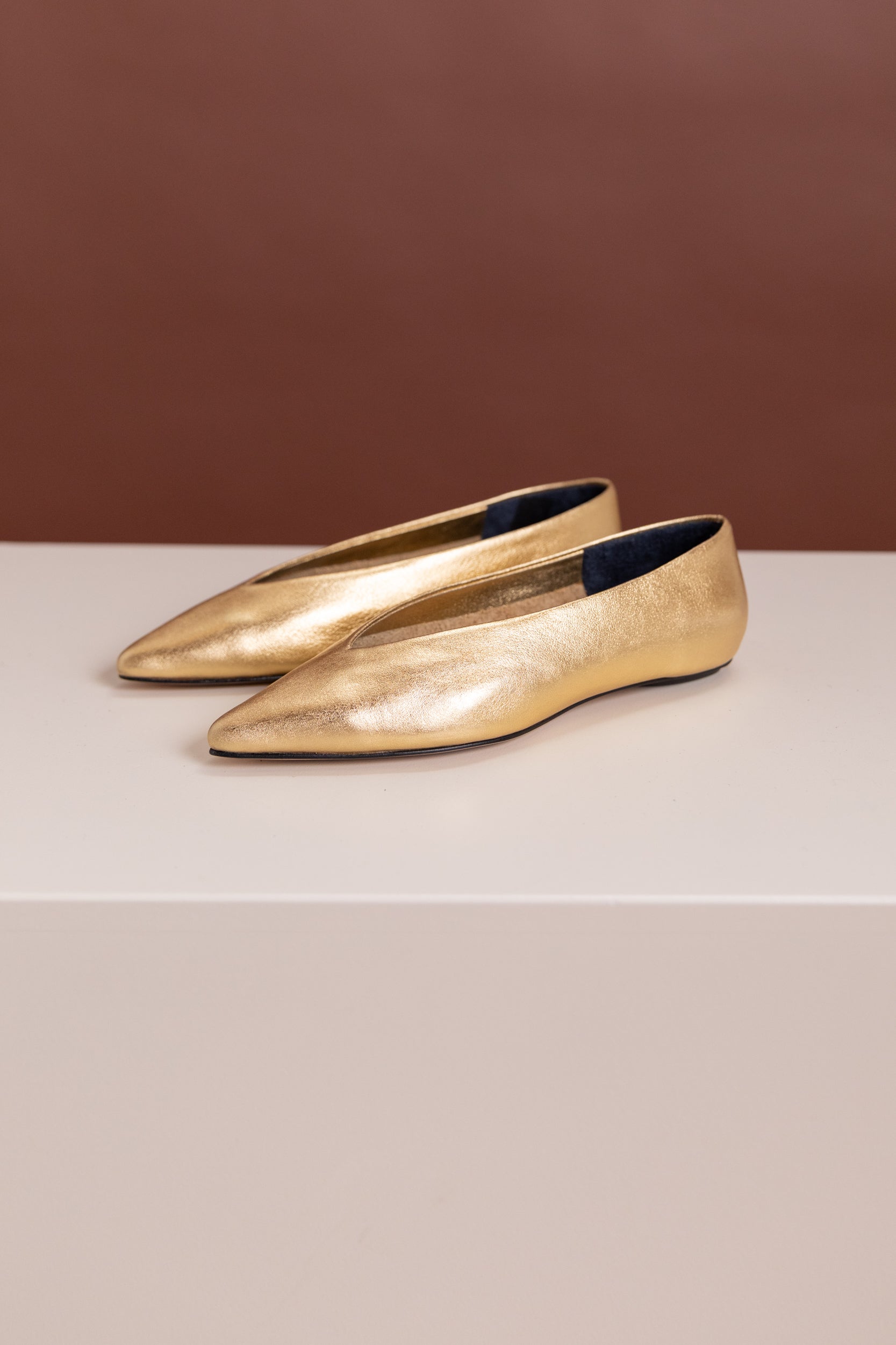 EVERLEIGH BALLET FLATS IN GOLD METALLIC LEATHER