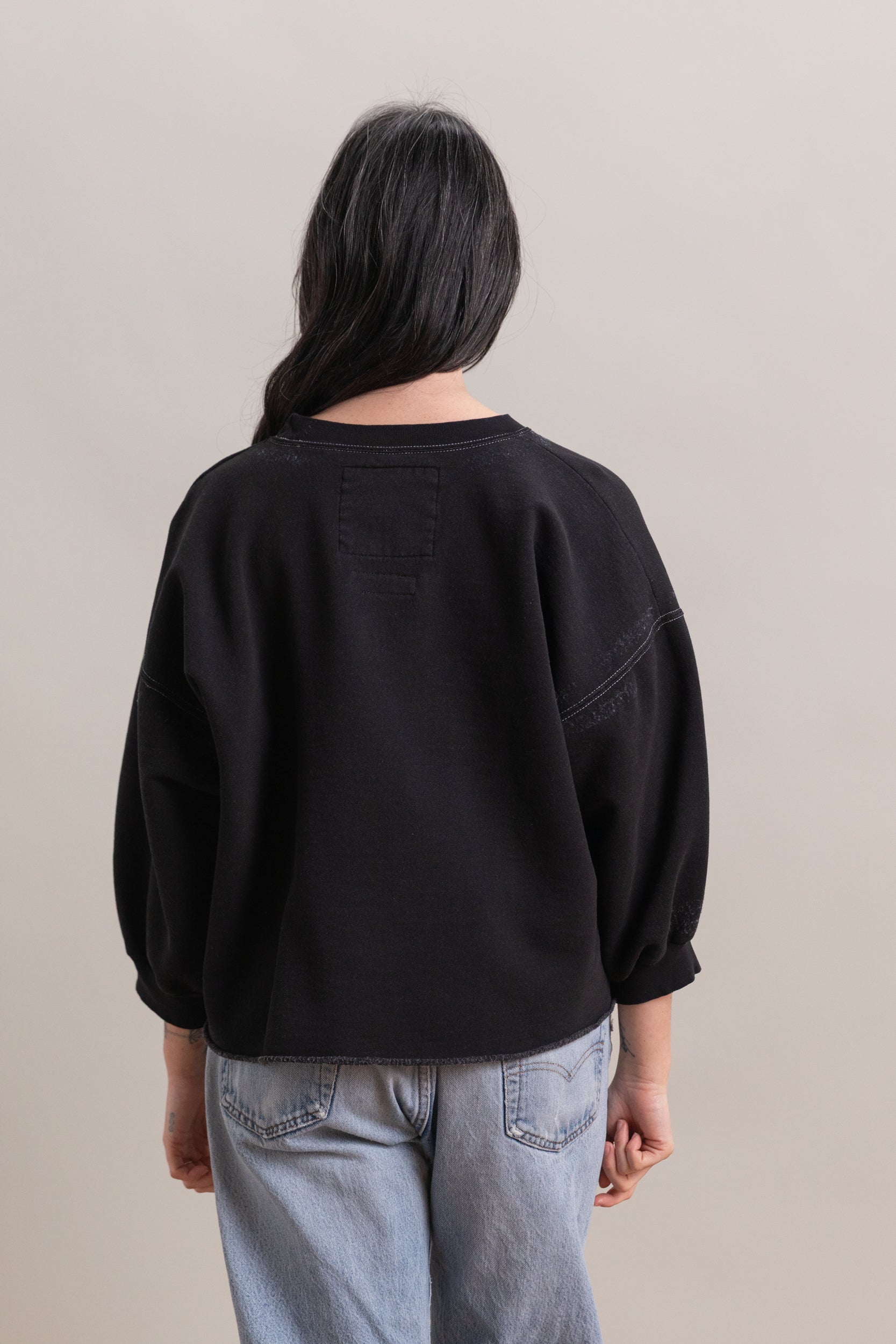 FOND SWEATSHIRT IN CHARCOAL