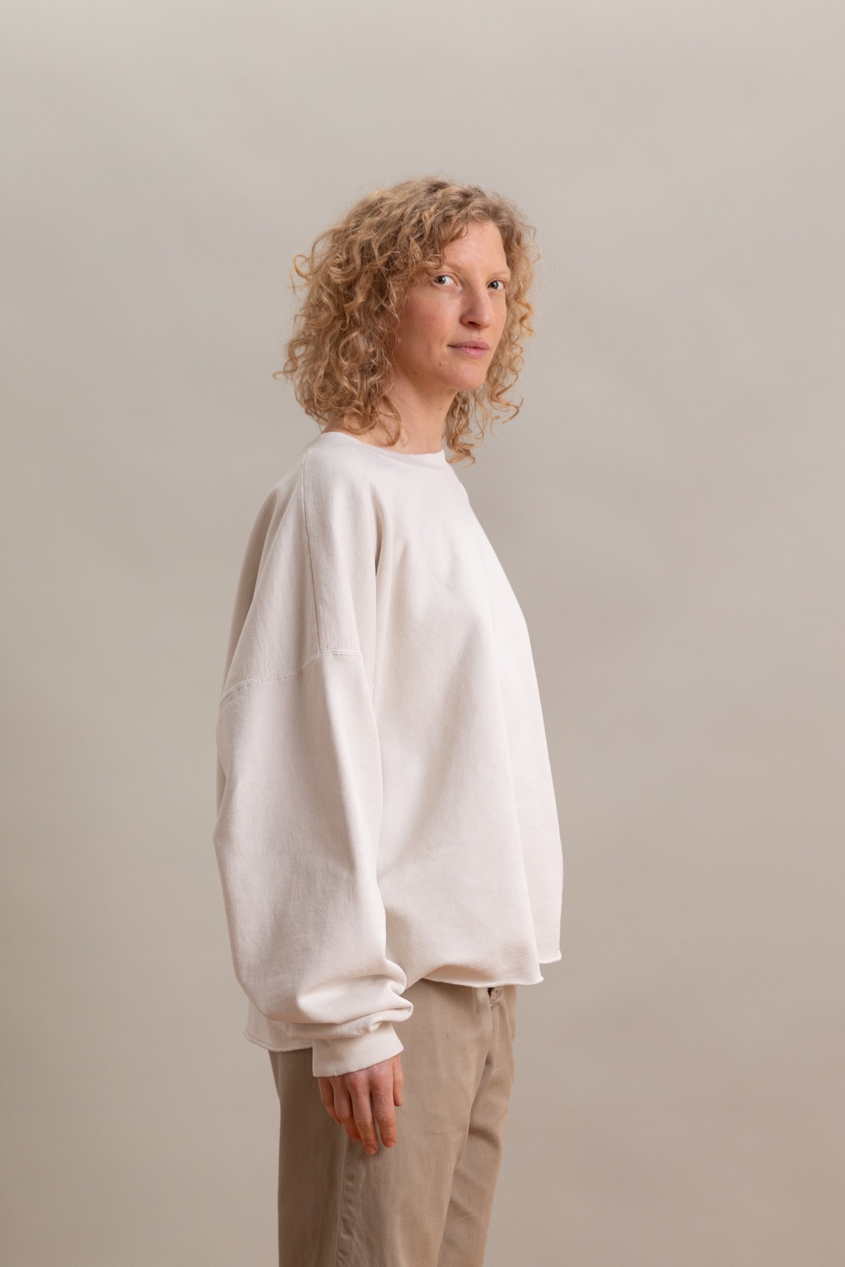 FONDER SWEATSHIRT IN DIRTY WHITE