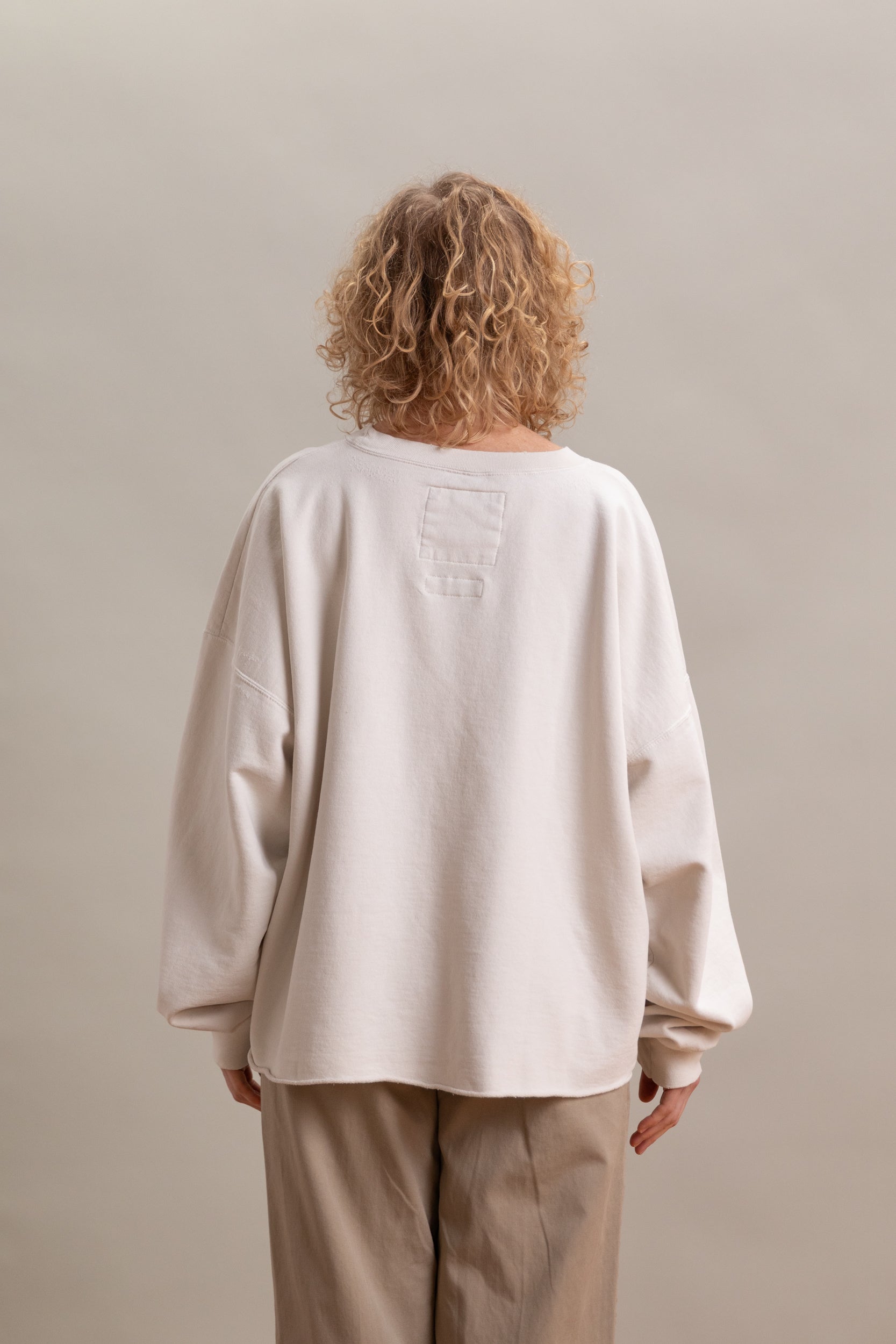 FONDER SWEATSHIRT IN DIRTY WHITE