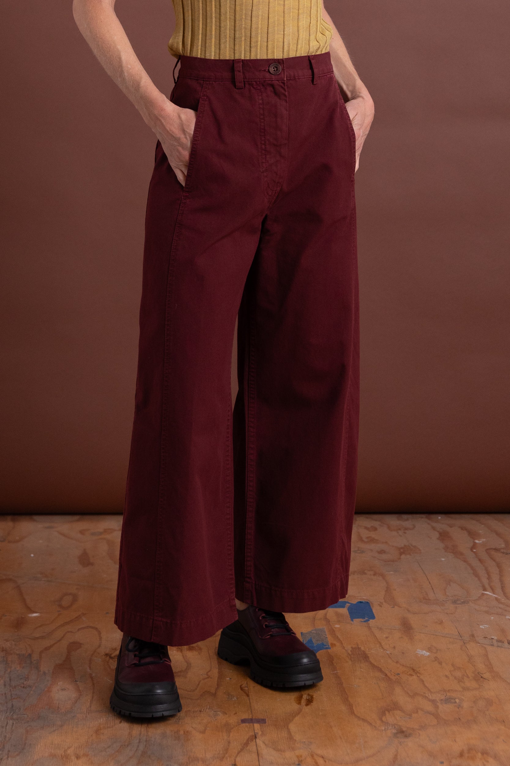 GARRA PANT IN WINE LIGHTWEIGHT CANVAS