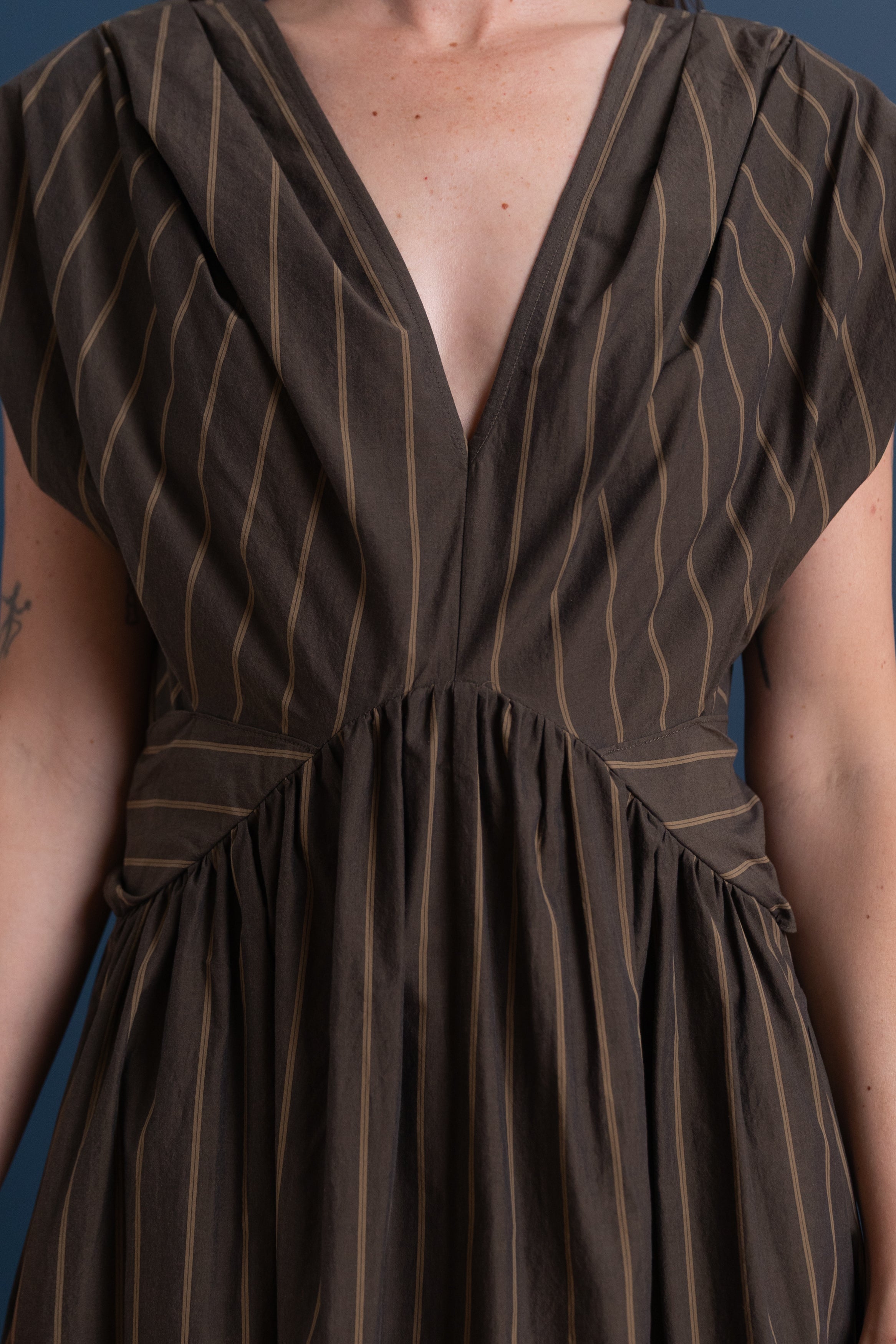 NARRAMORE DRESS IN BROWN WAVERLY STRIPE