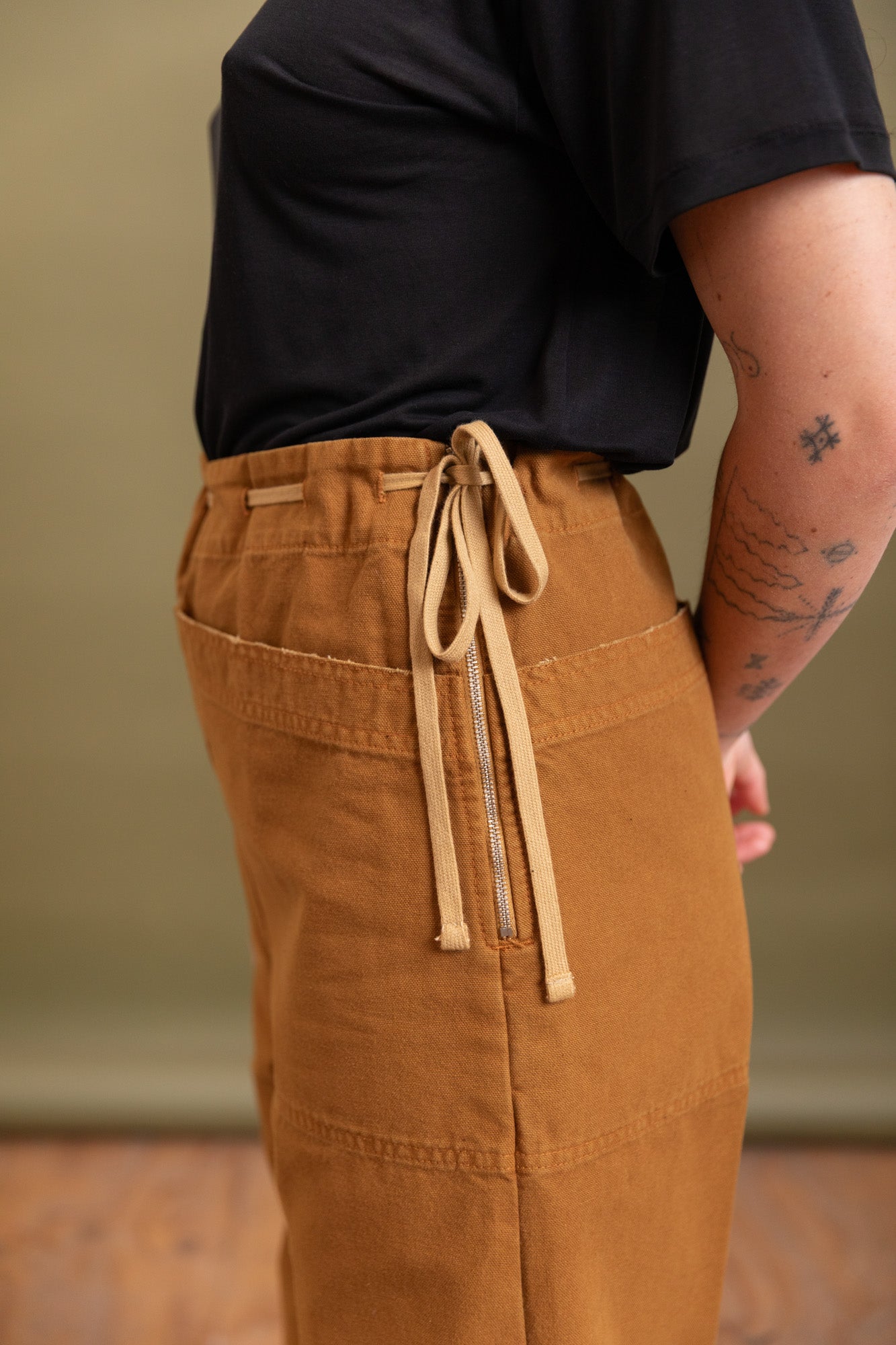 SESSAN PANT IN GOLD COTTON CANVAS