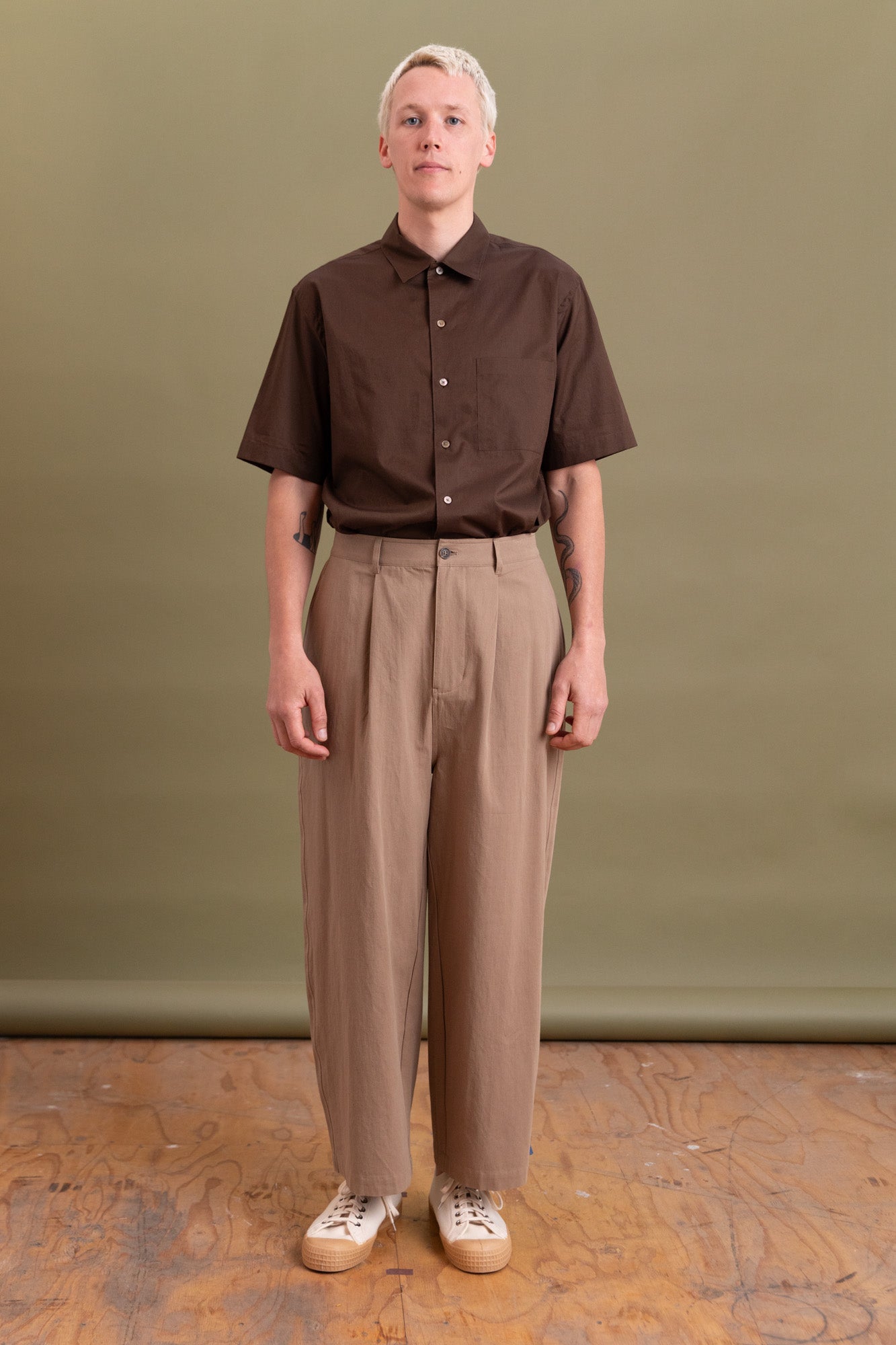 BULB PANT IN DARK KHAKI