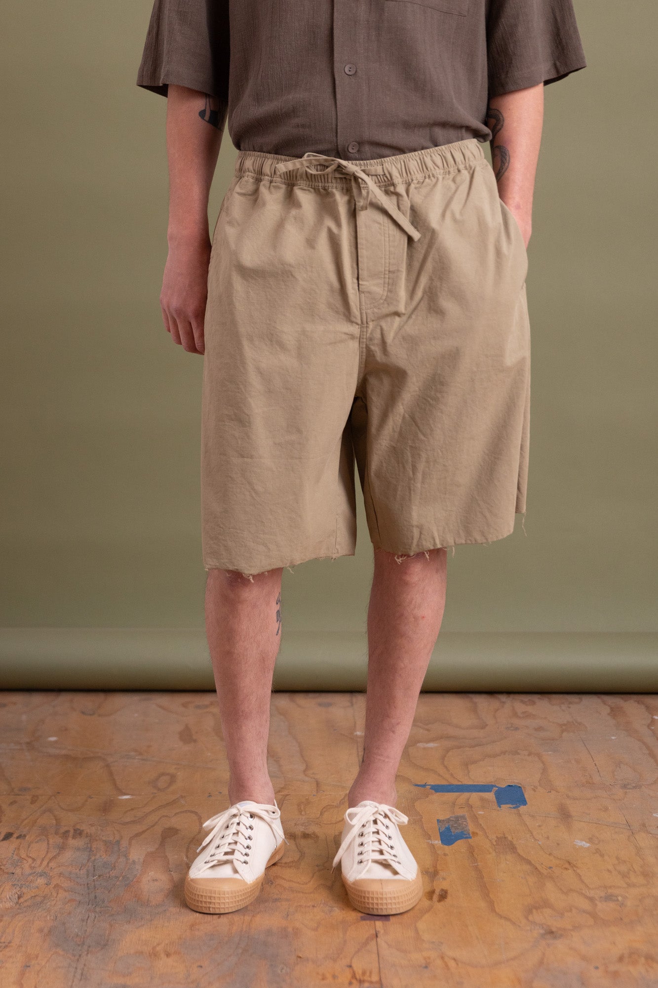 KAI SHORT IN KHAKI