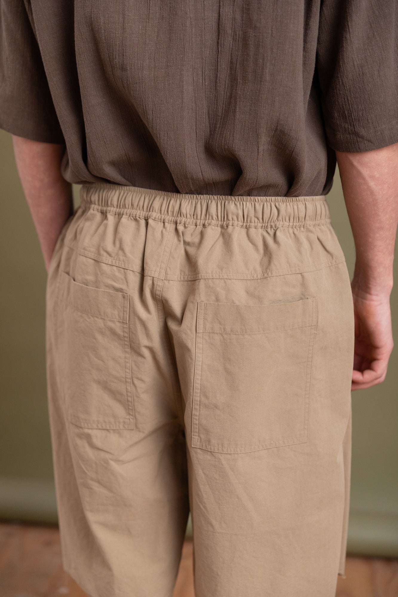 KAI SHORT IN KHAKI
