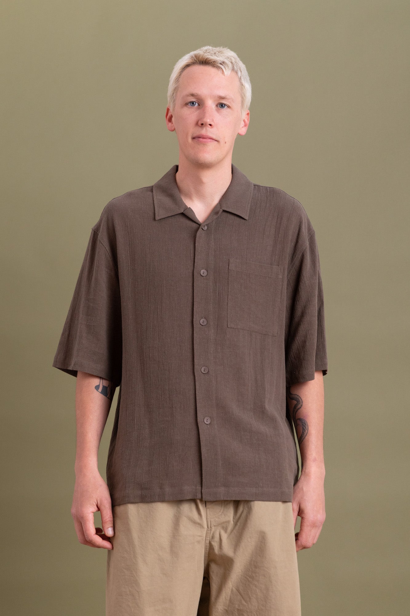 PASEO SHIRT IN CHARCOAL