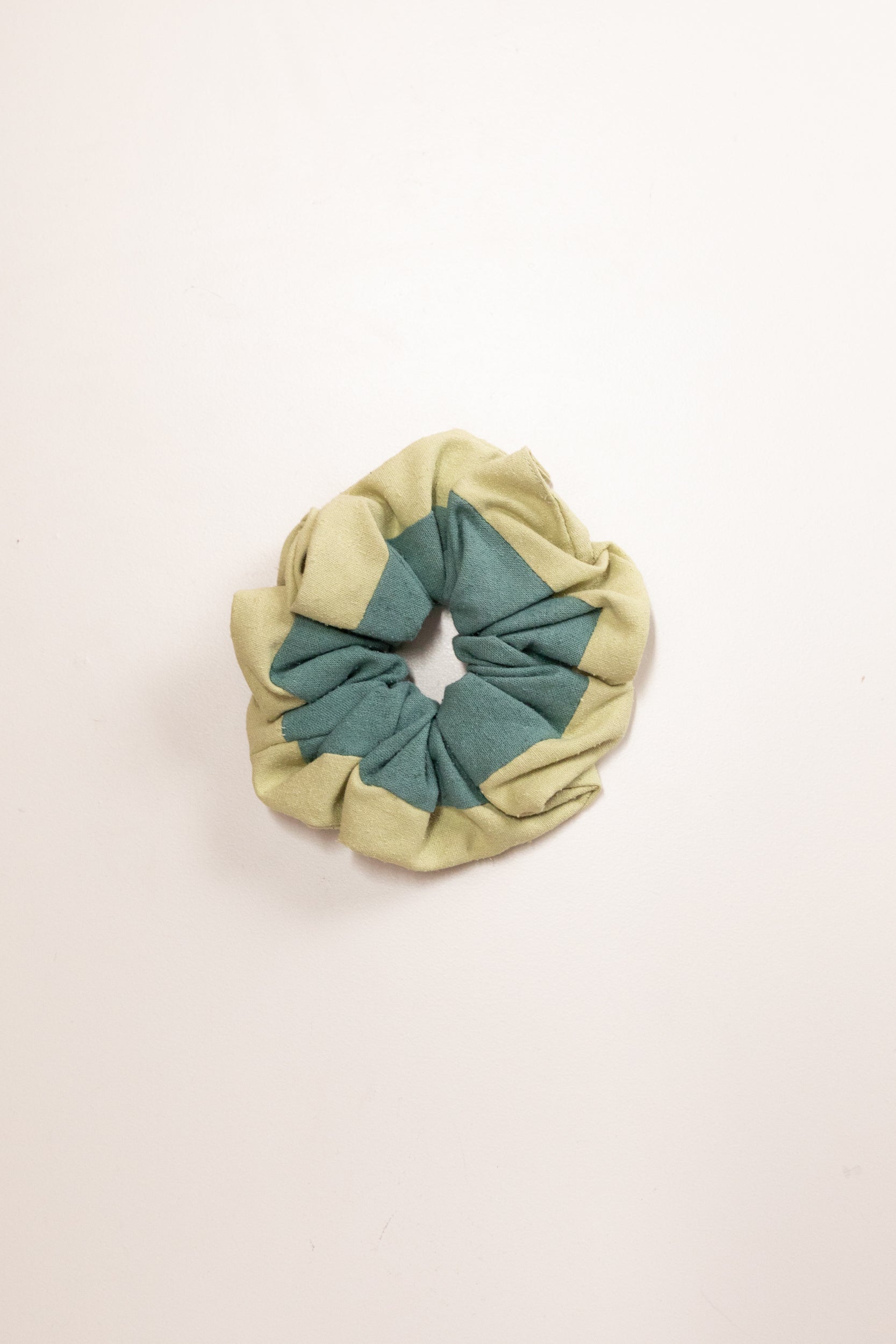 LARGE GREEN SILK SCRUNCHIE