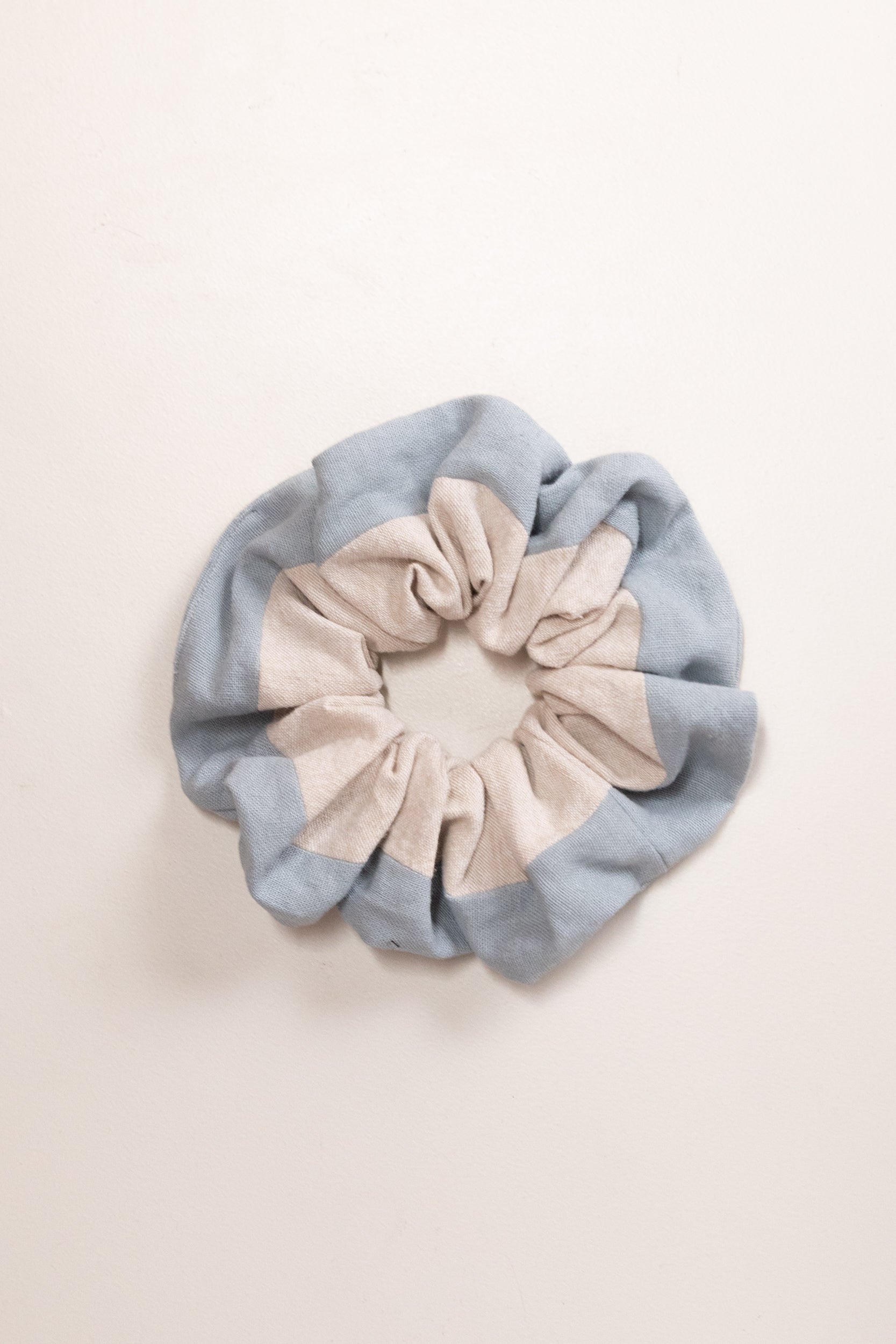 LARGE BLUE AND CREAM LINEN SCRUNCHIE