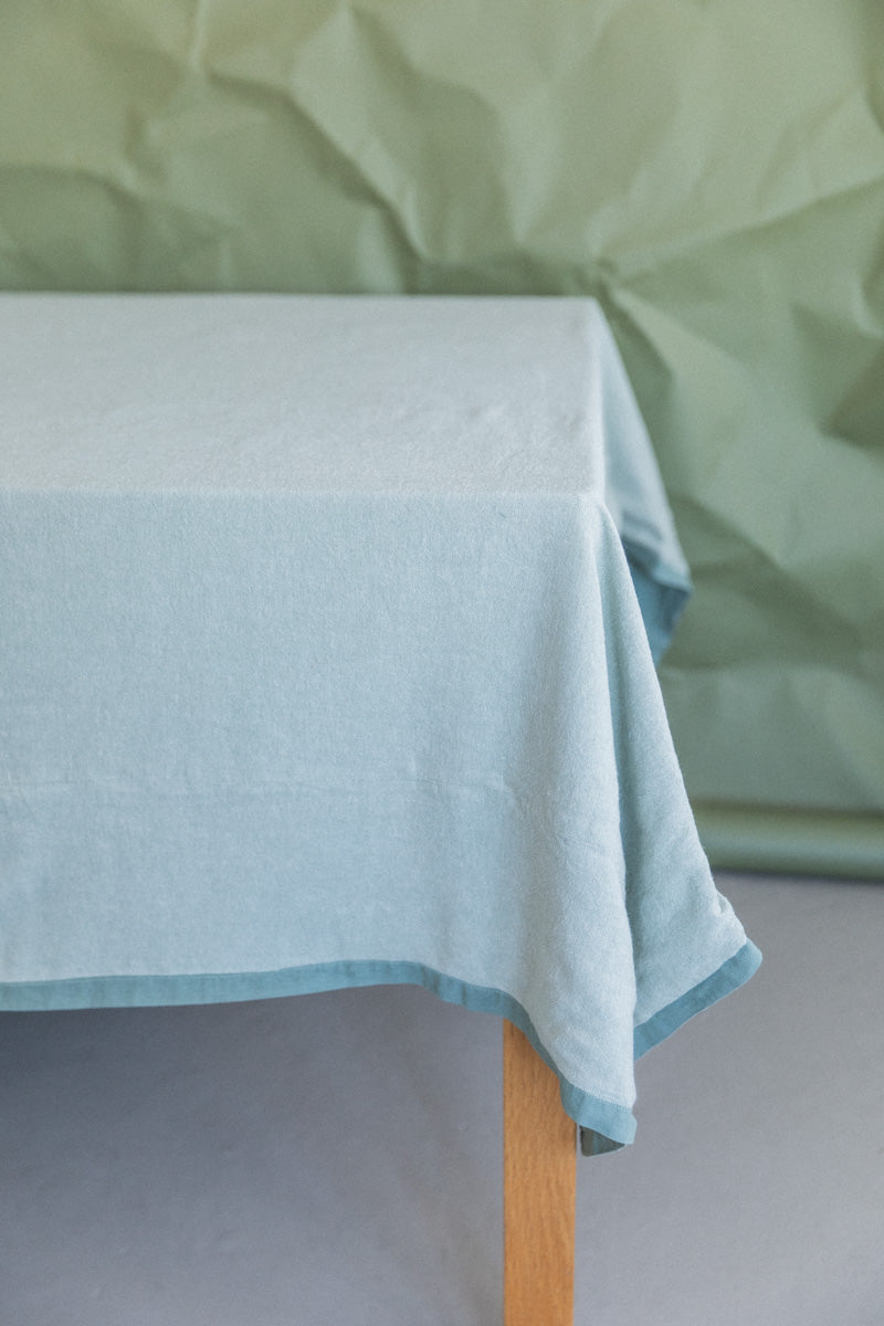 REVERSIBLE TABLECLOTH IN MOSS