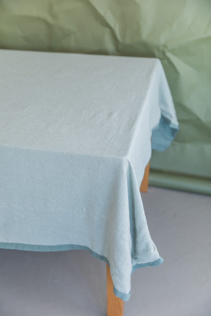 REVERSIBLE TABLECLOTH IN MOSS