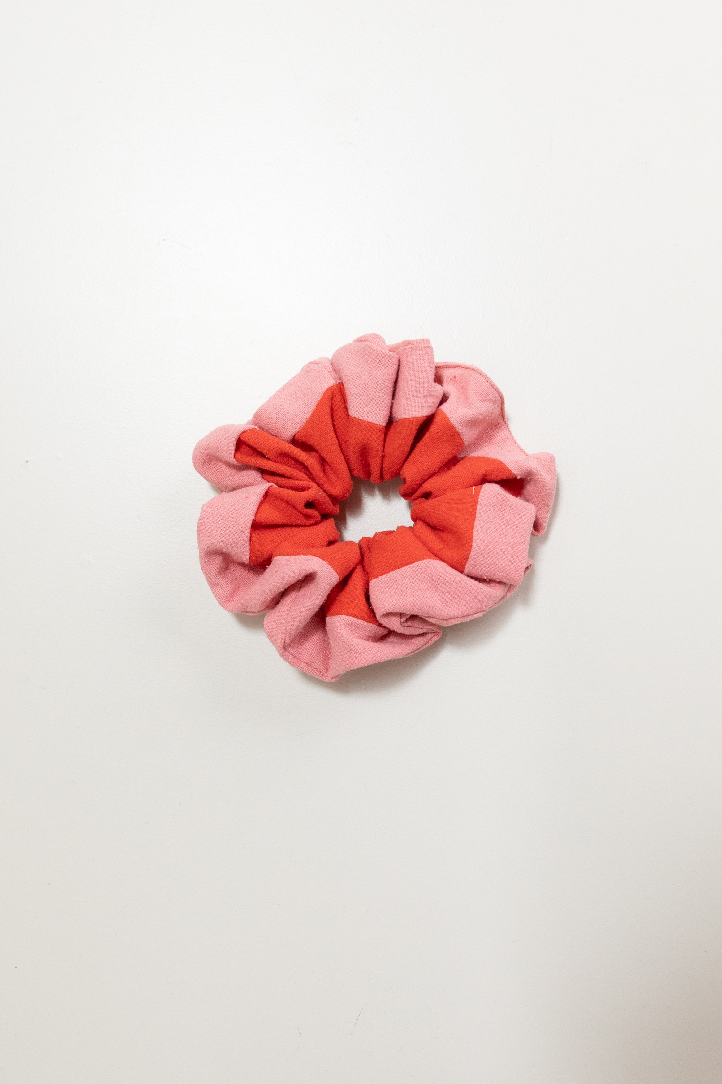MEDIUM ORANGE AND PINK SILK SCRUNCHIE