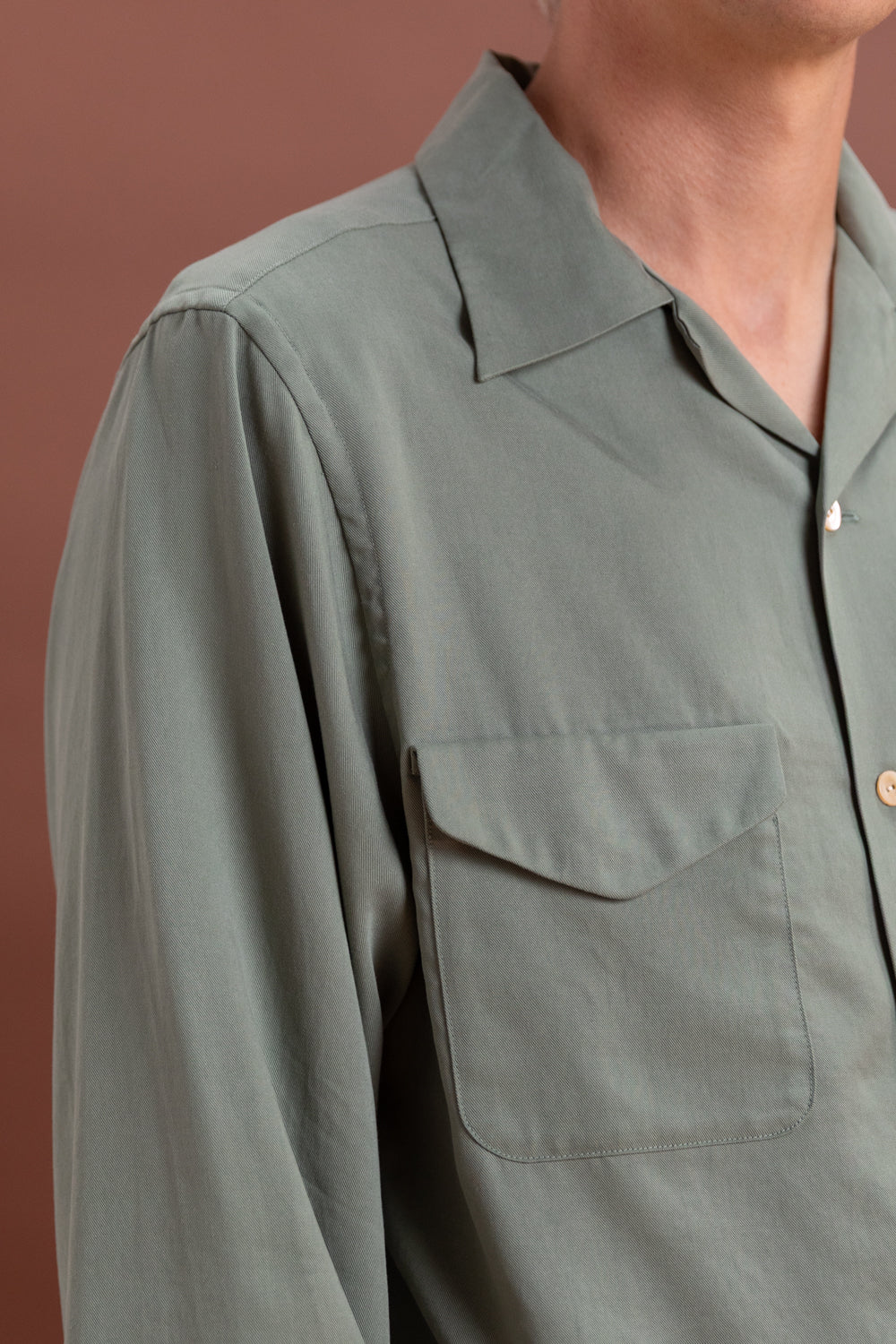 LOT 101 OPEN COLLAR SHIRT IN SAGE GREEN
