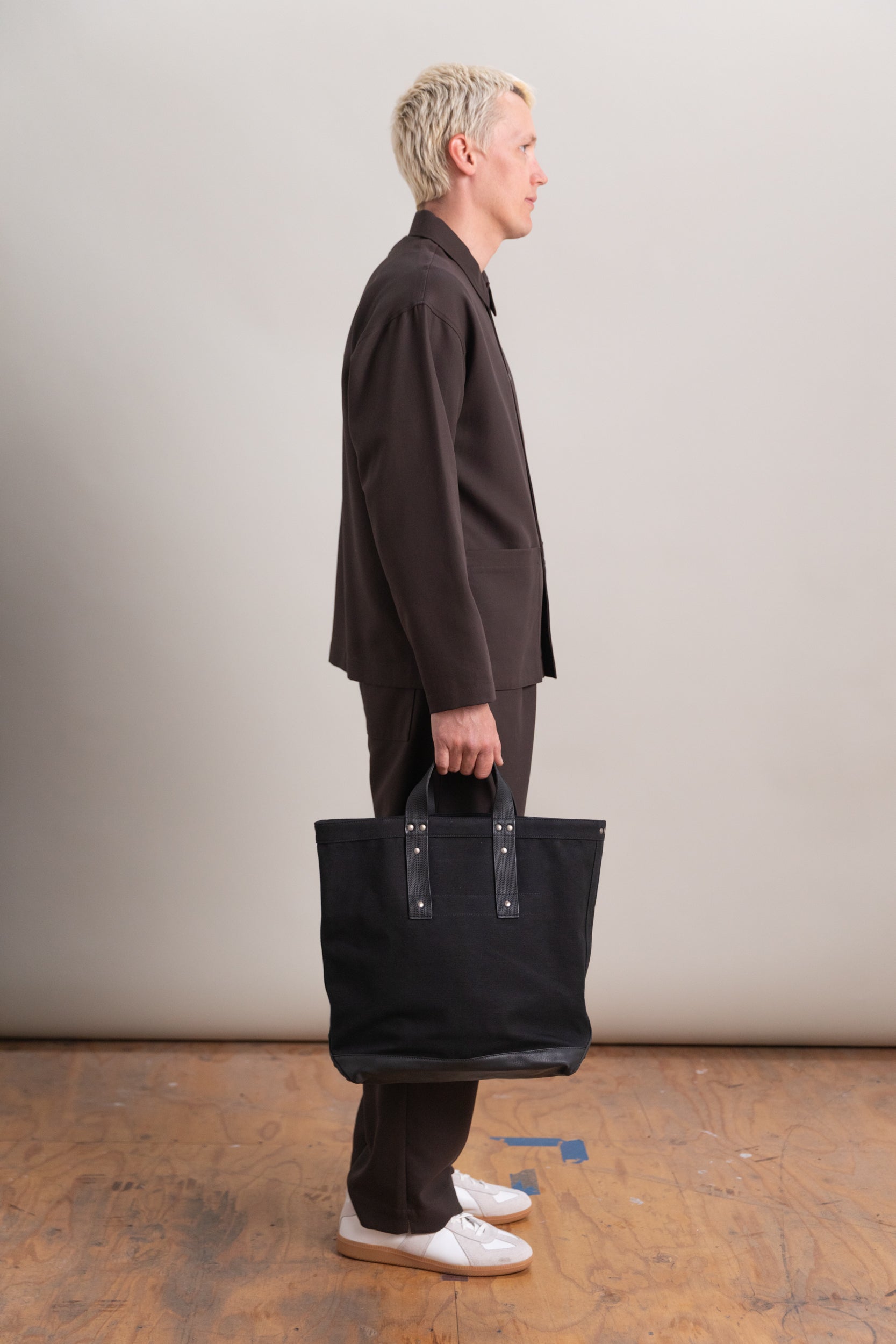 LOT 023 COAL BAG IN BLACK CANVAS AND LEATHER