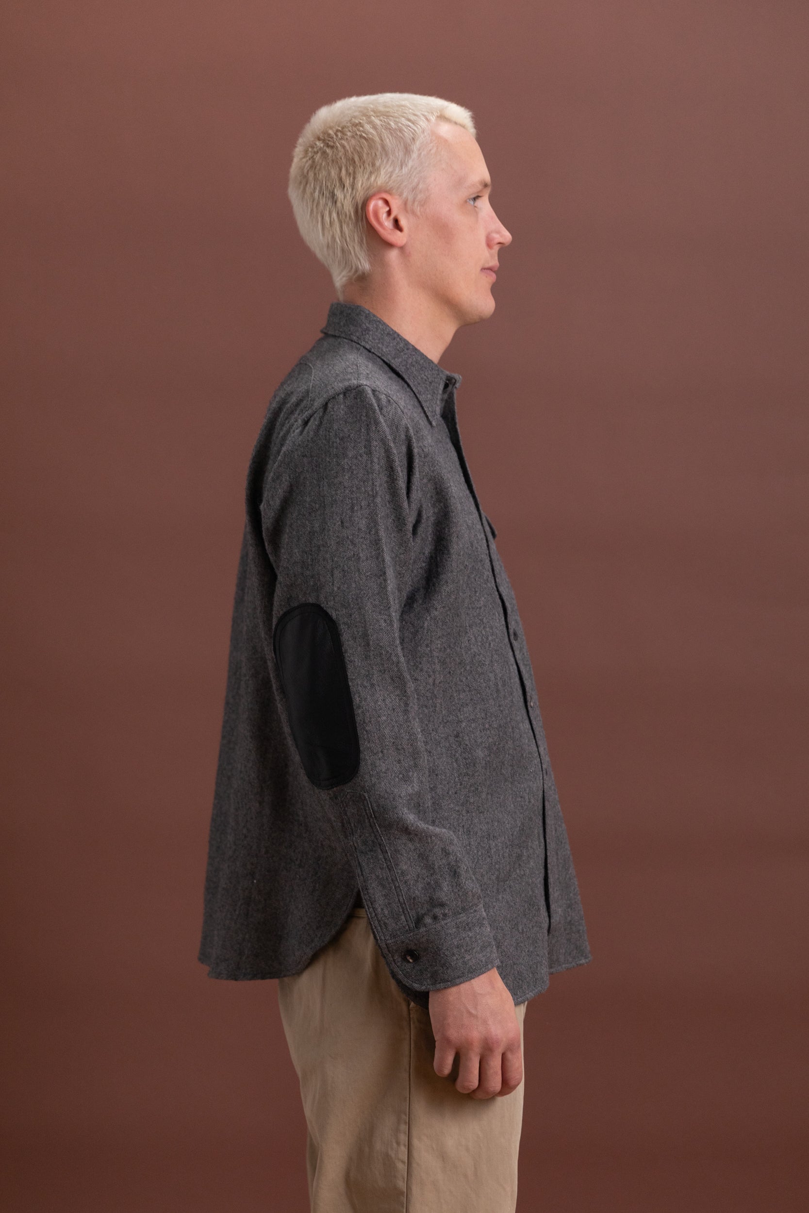 LOT 116 LONG POINT COLLAR SHIRT IN CHARCOAL