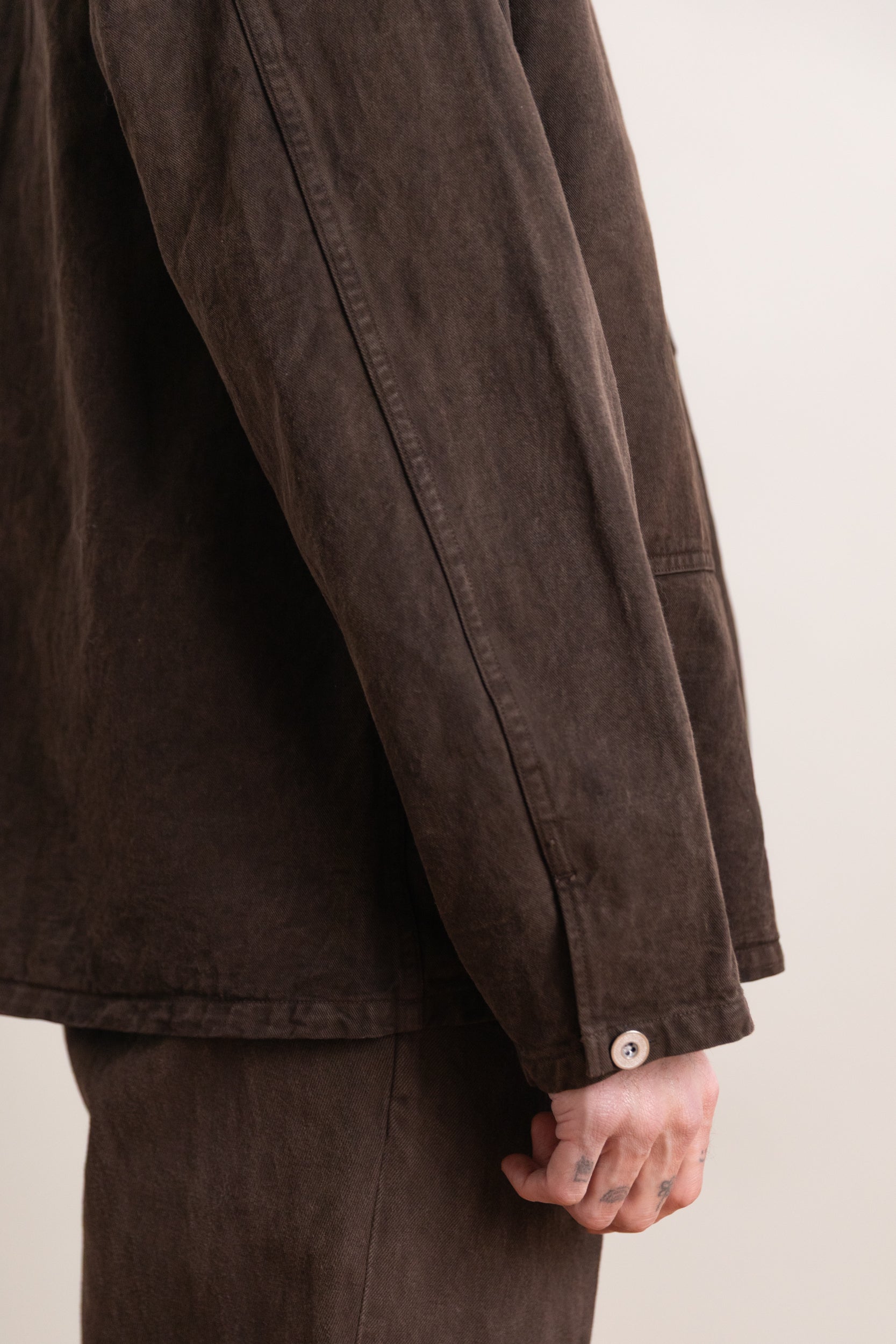 LOT 326 US ARMY M-35 PULLOVER IN MUD DYED BROWN