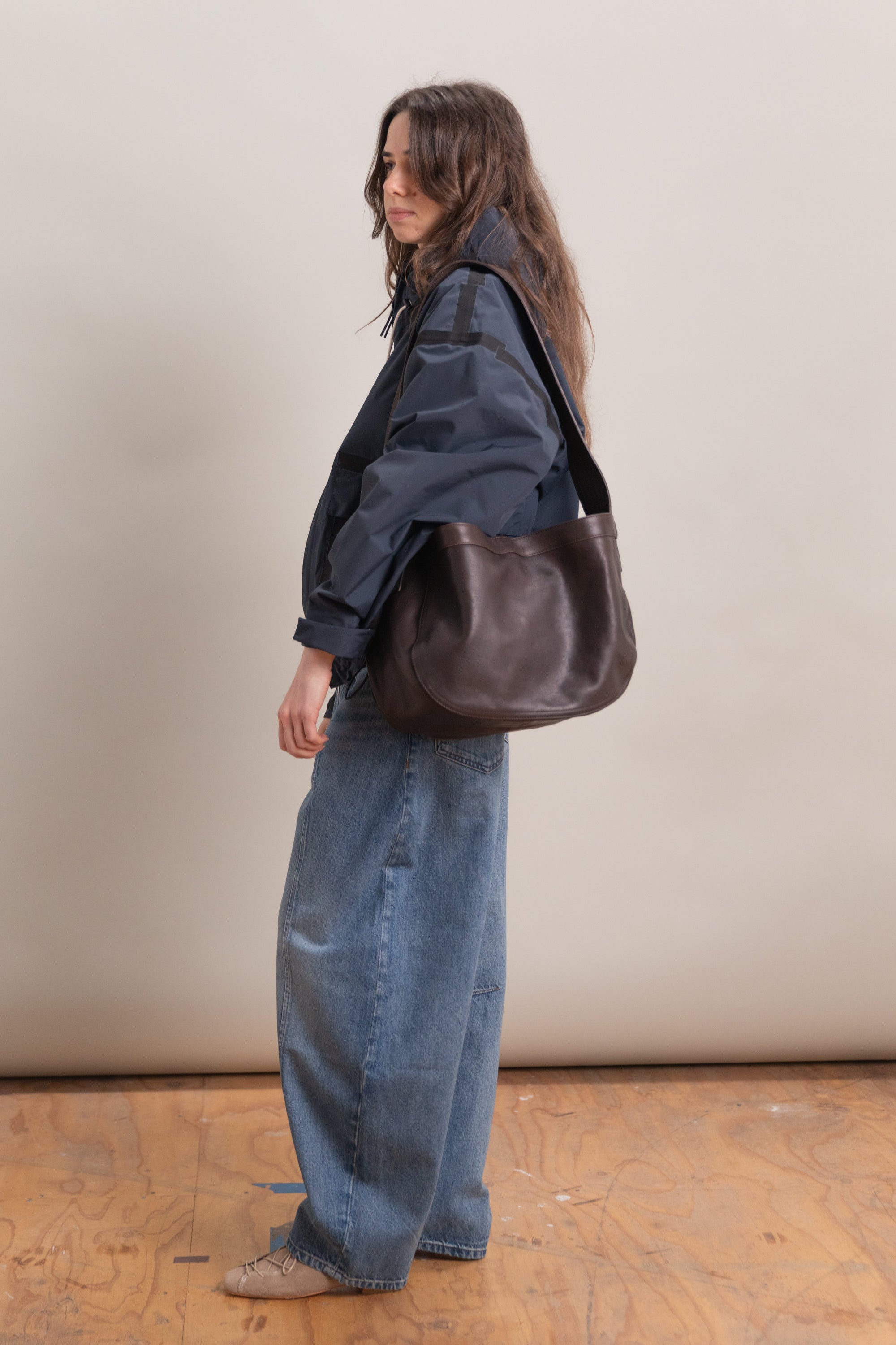 LOT 018 SMALL NEWSBOY BAG IN BROWN LEATHER