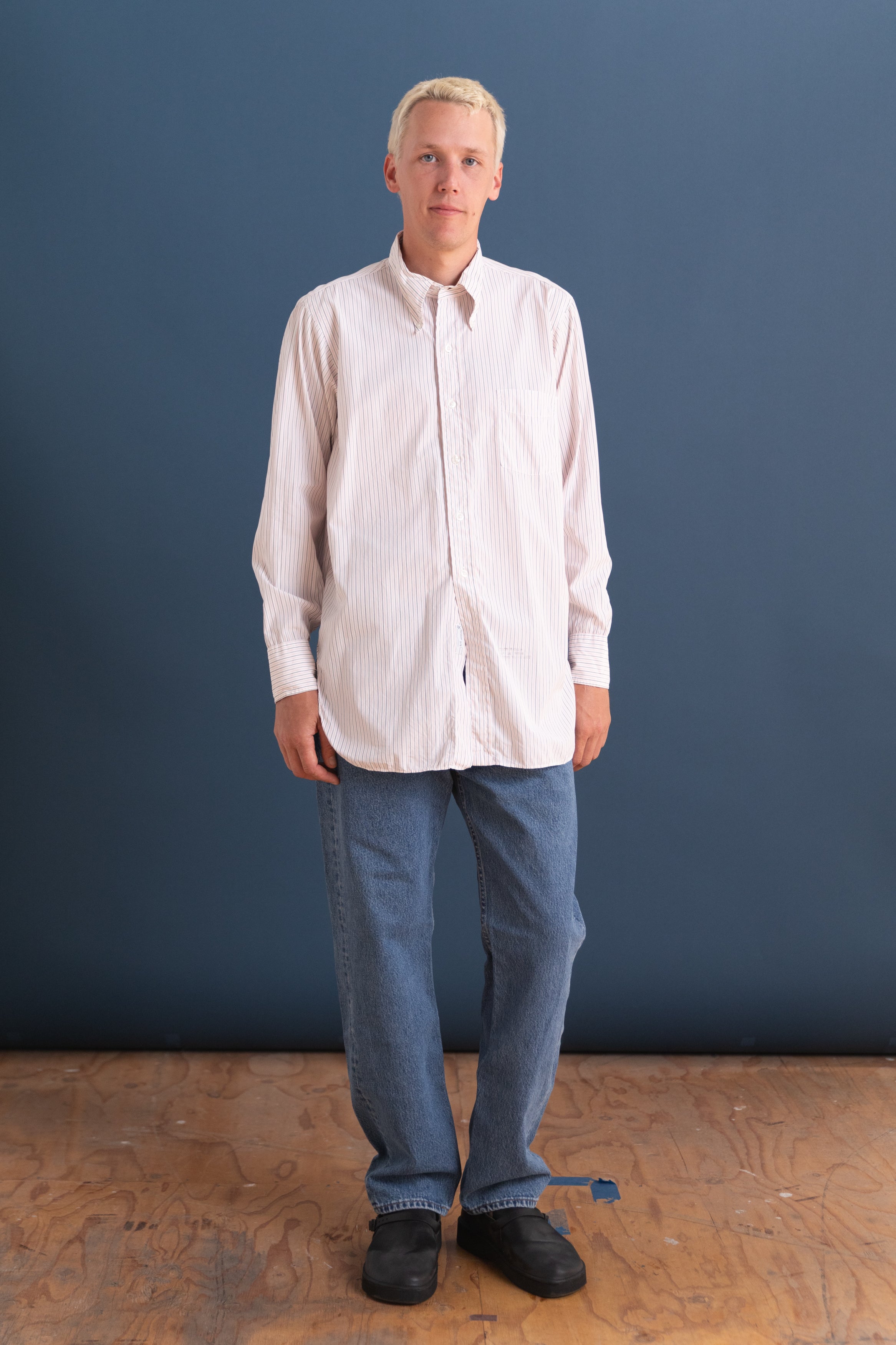 VINTAGE BUTTON UP SHIRT 12