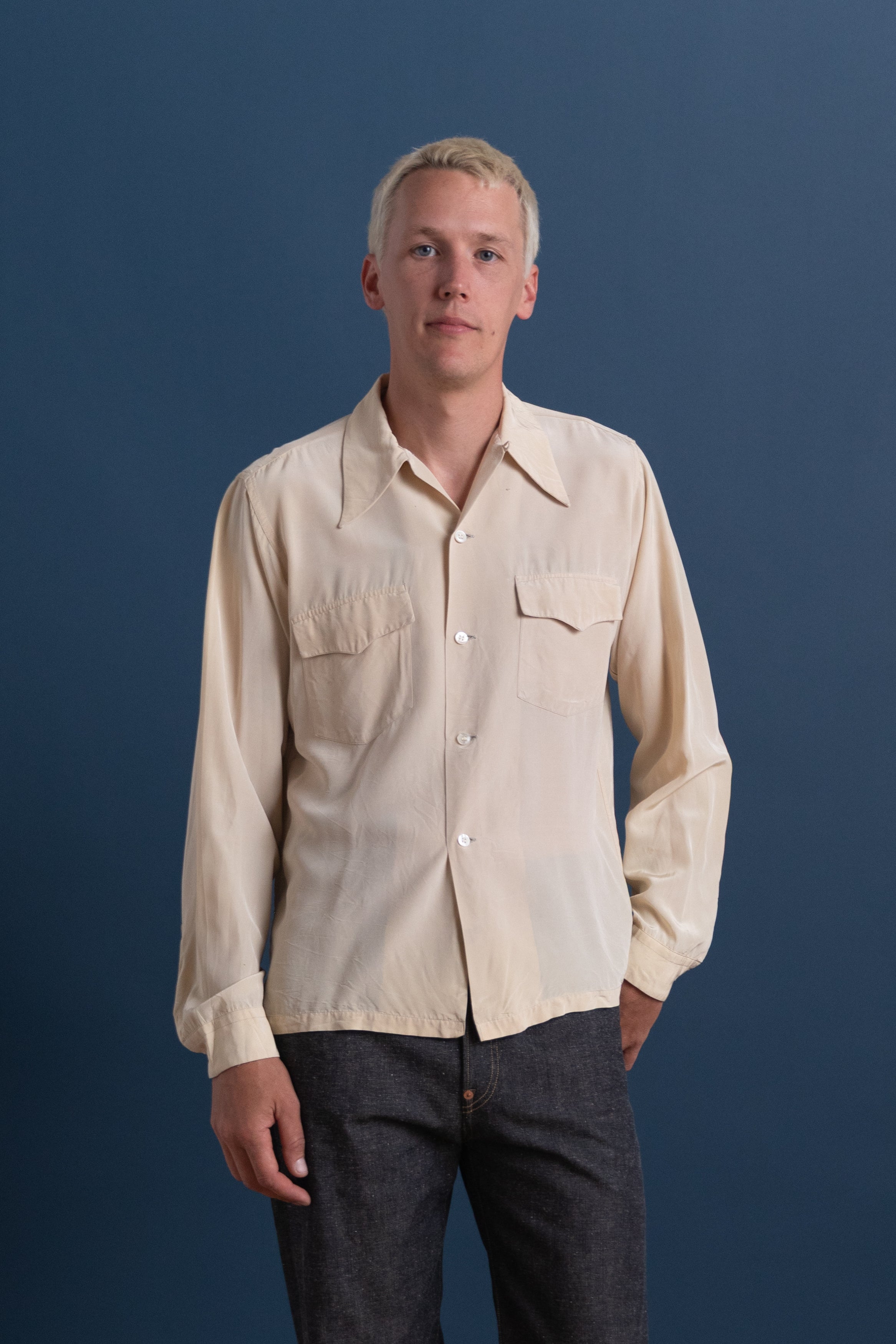 VINTAGE BUTTON UP SHIRT 16