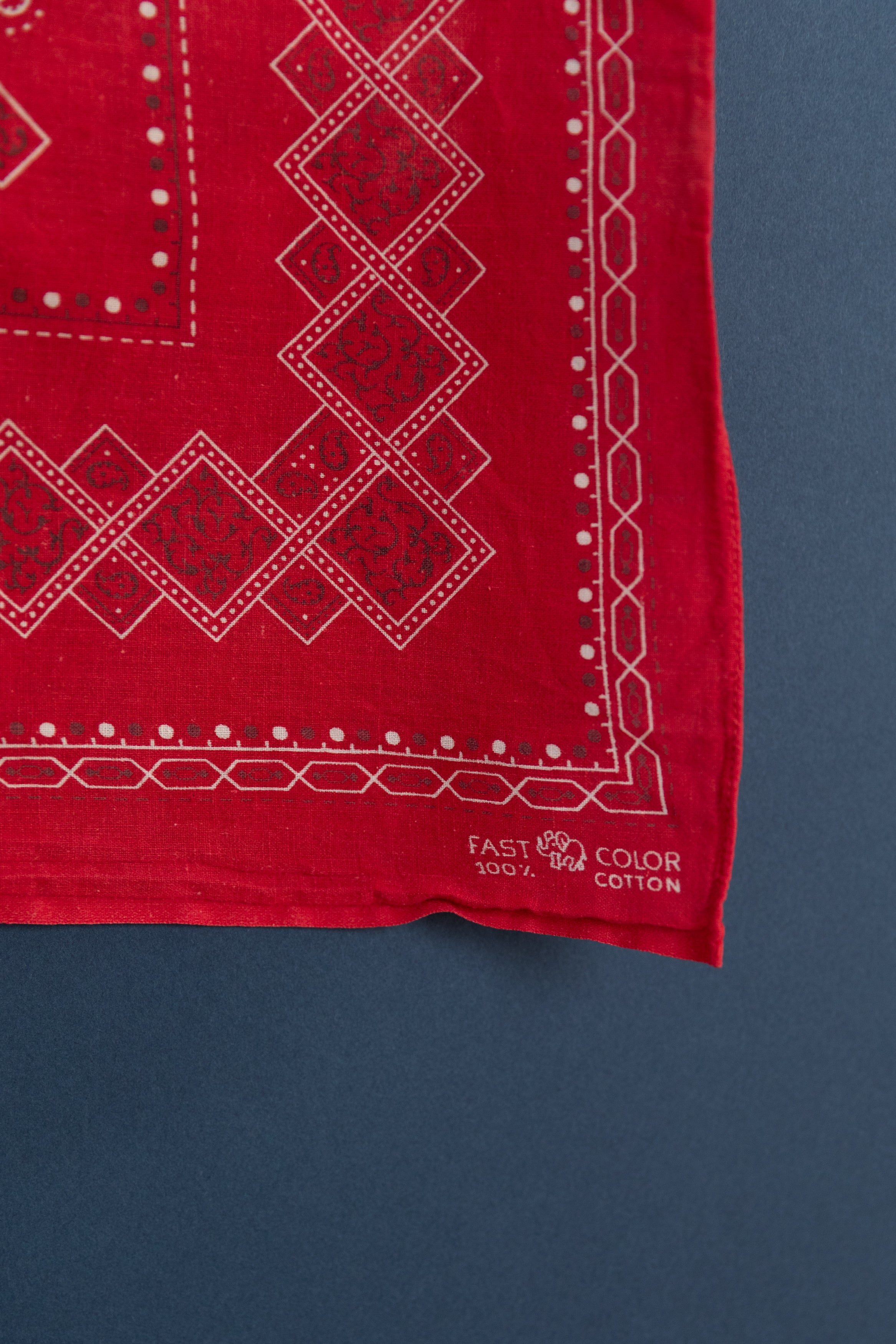 VINTAGE RED COTTON HANDKERCHIEF 03
