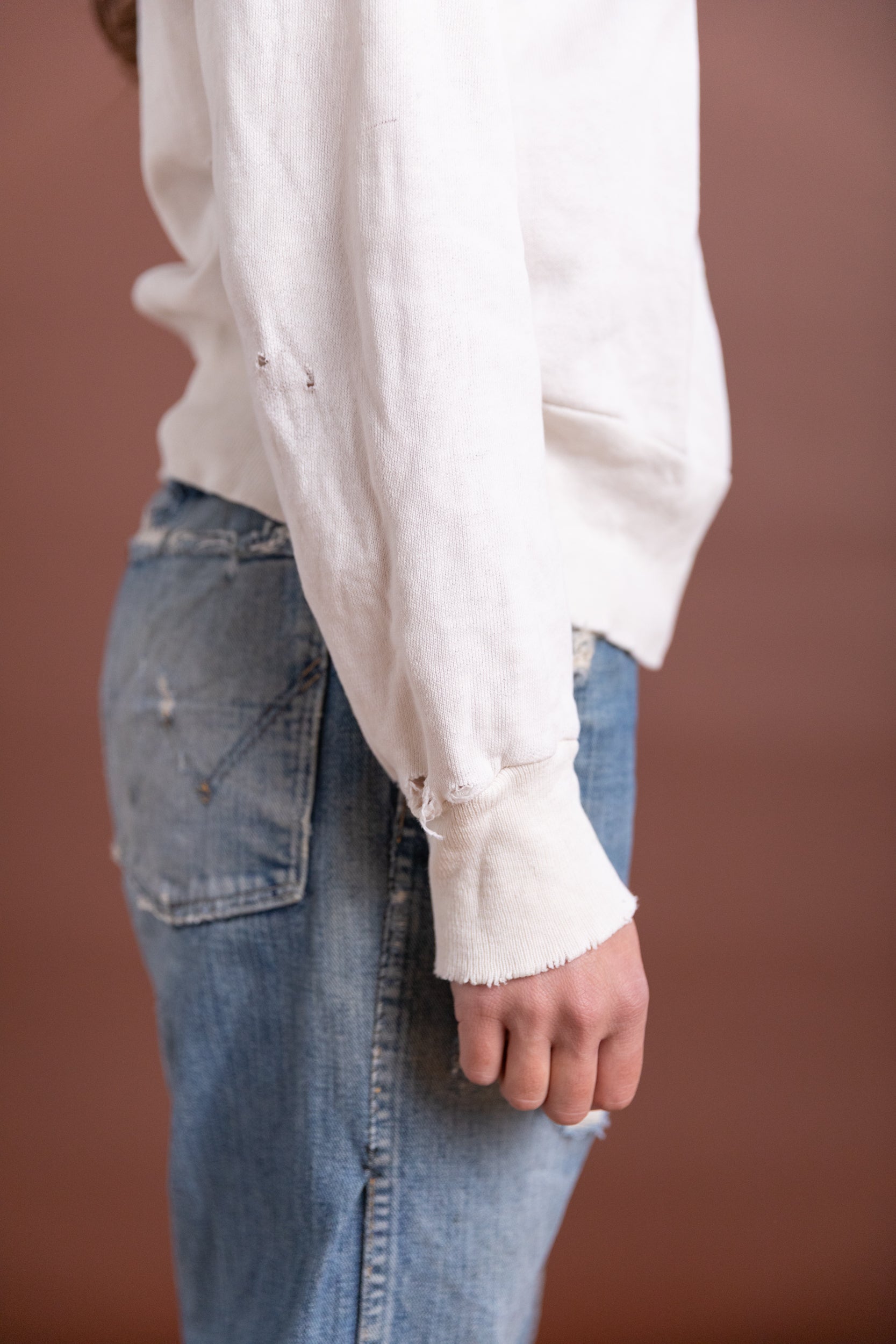 VINTAGE WHITE SWEATSHIRT 06